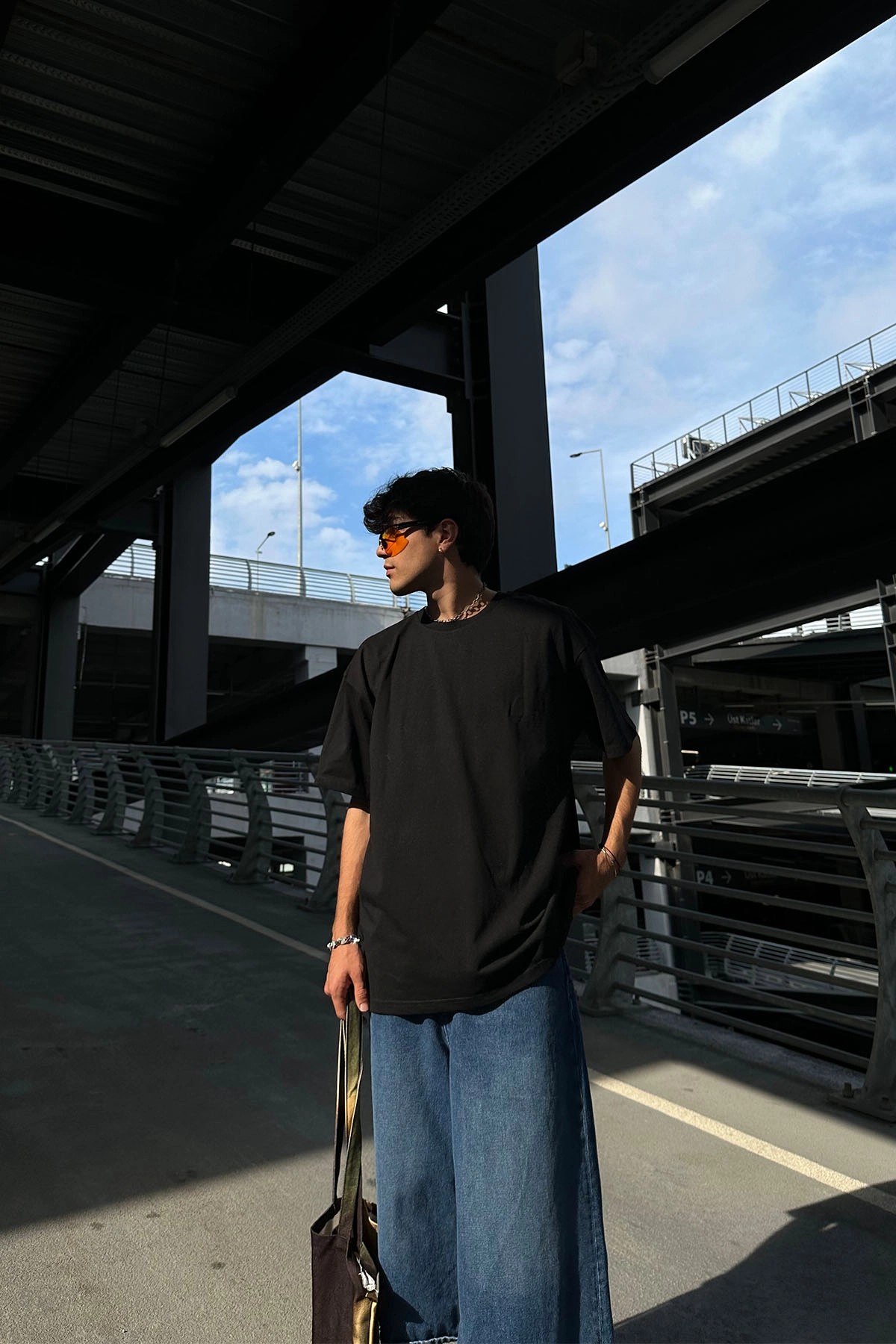 Limited Edition Sırt Baskılı Oversize Siyah T-Shirt