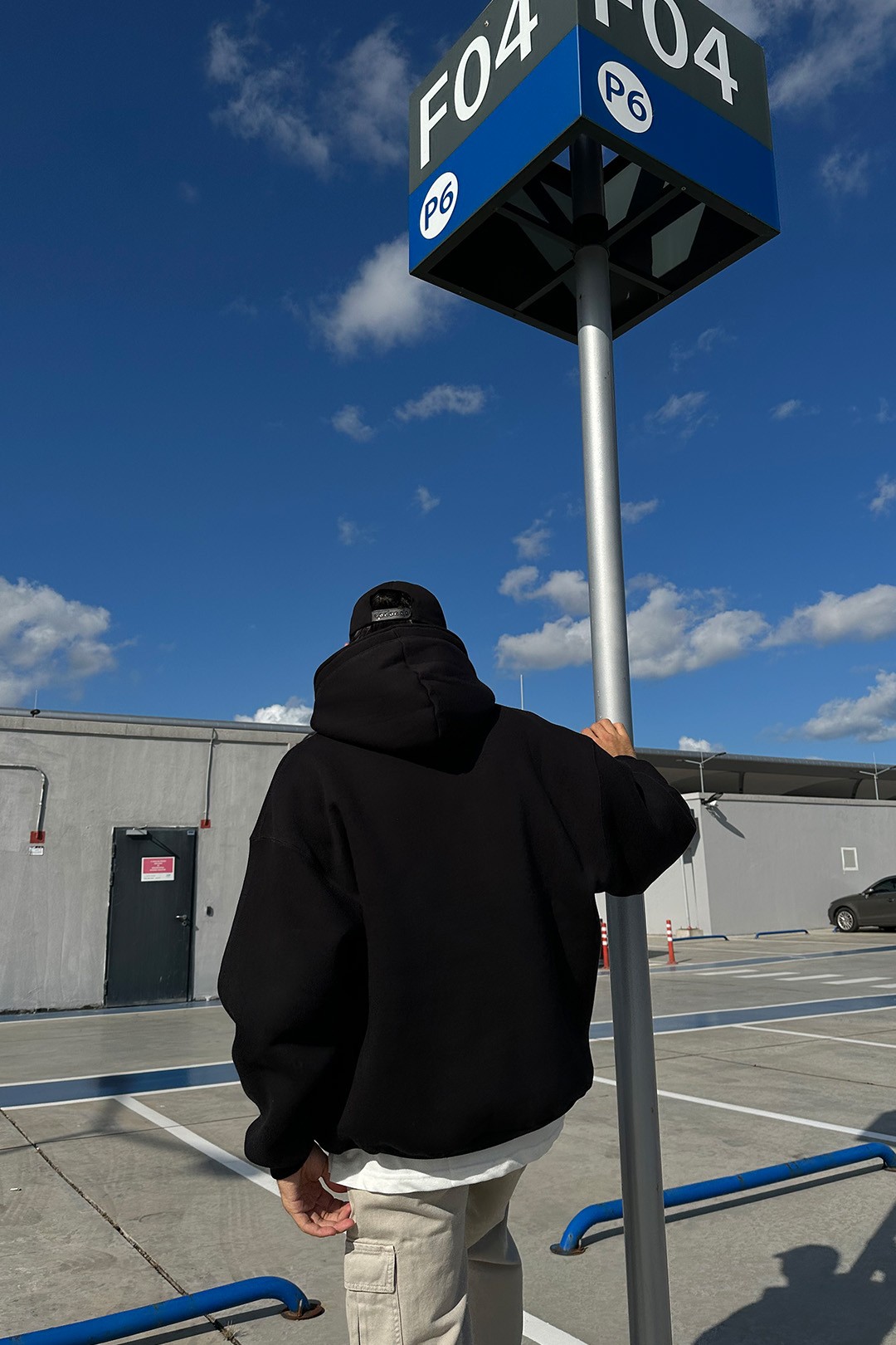 Basic Siyah Oversize Kapüşonlu Sweatshirt