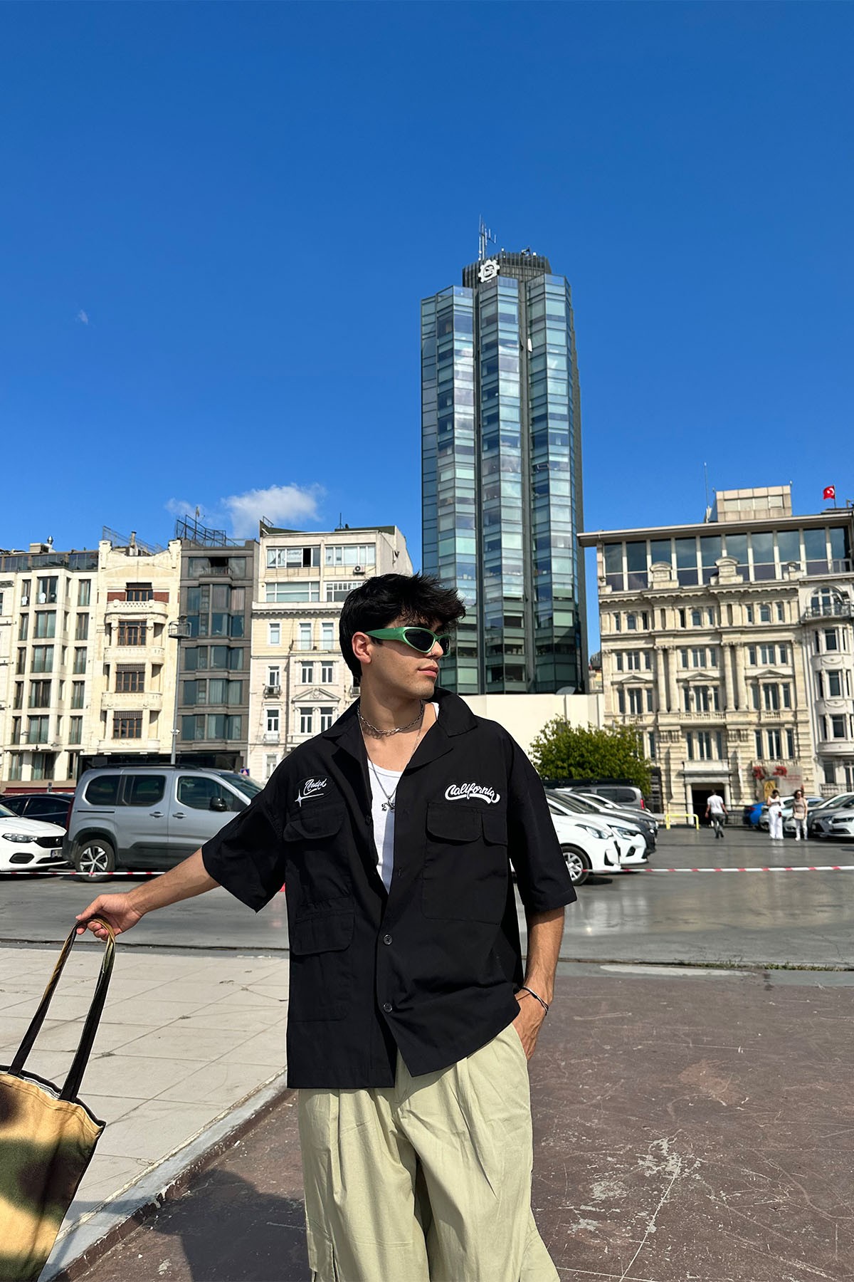 California Baskılı Çok Cepli Oversize Siyah Gömlek
