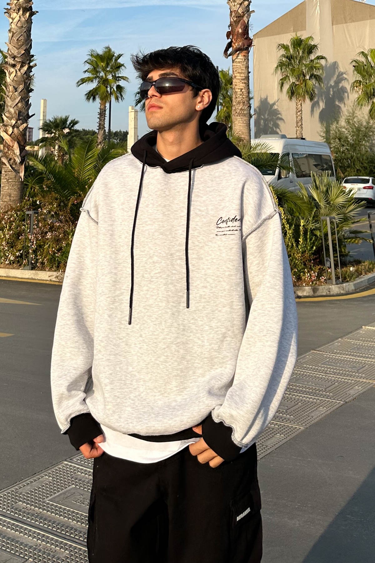 Confidence Baskılı Ters Dikiş Gri Oversize Sweatshirt