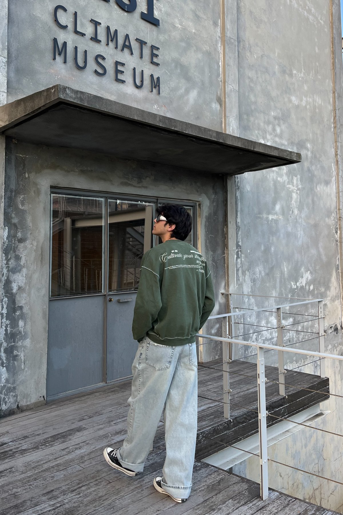 Yıkamalı Cultivate Sırt Baskılı Koyu Yeşil Sweatshirt