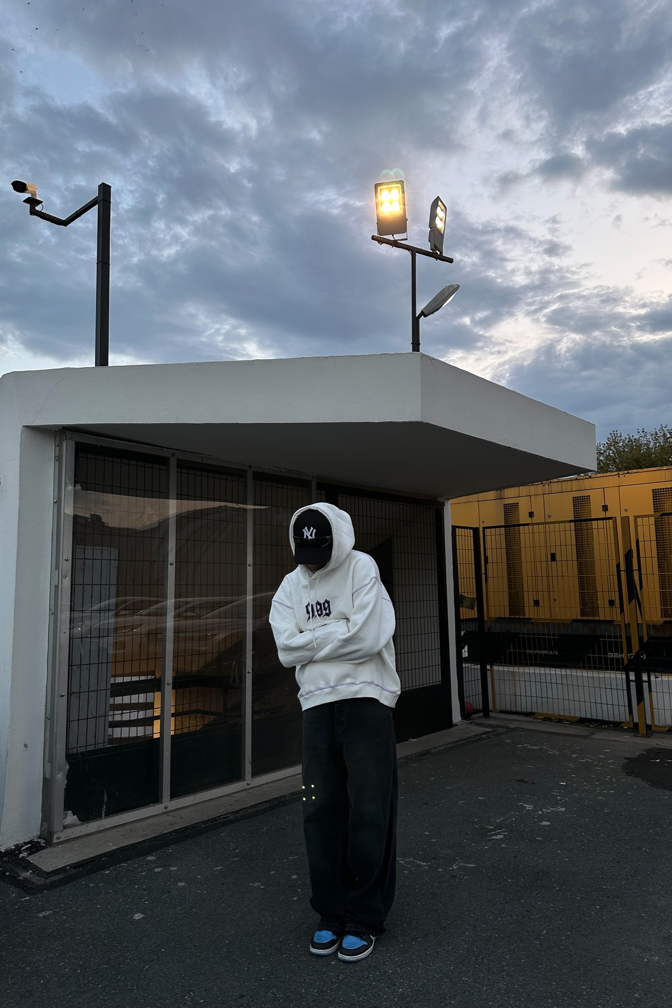 999 Eye Baskılı Beyaz Sweatshirt