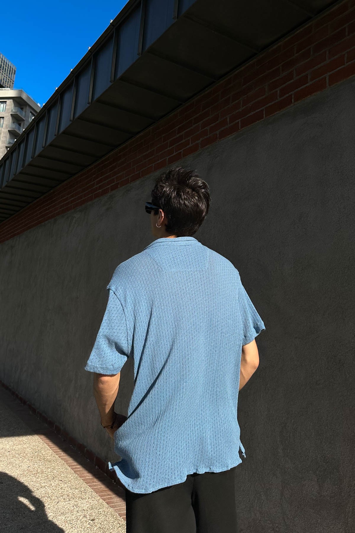 Delik Detaylı Oversize Mavi Gömlek