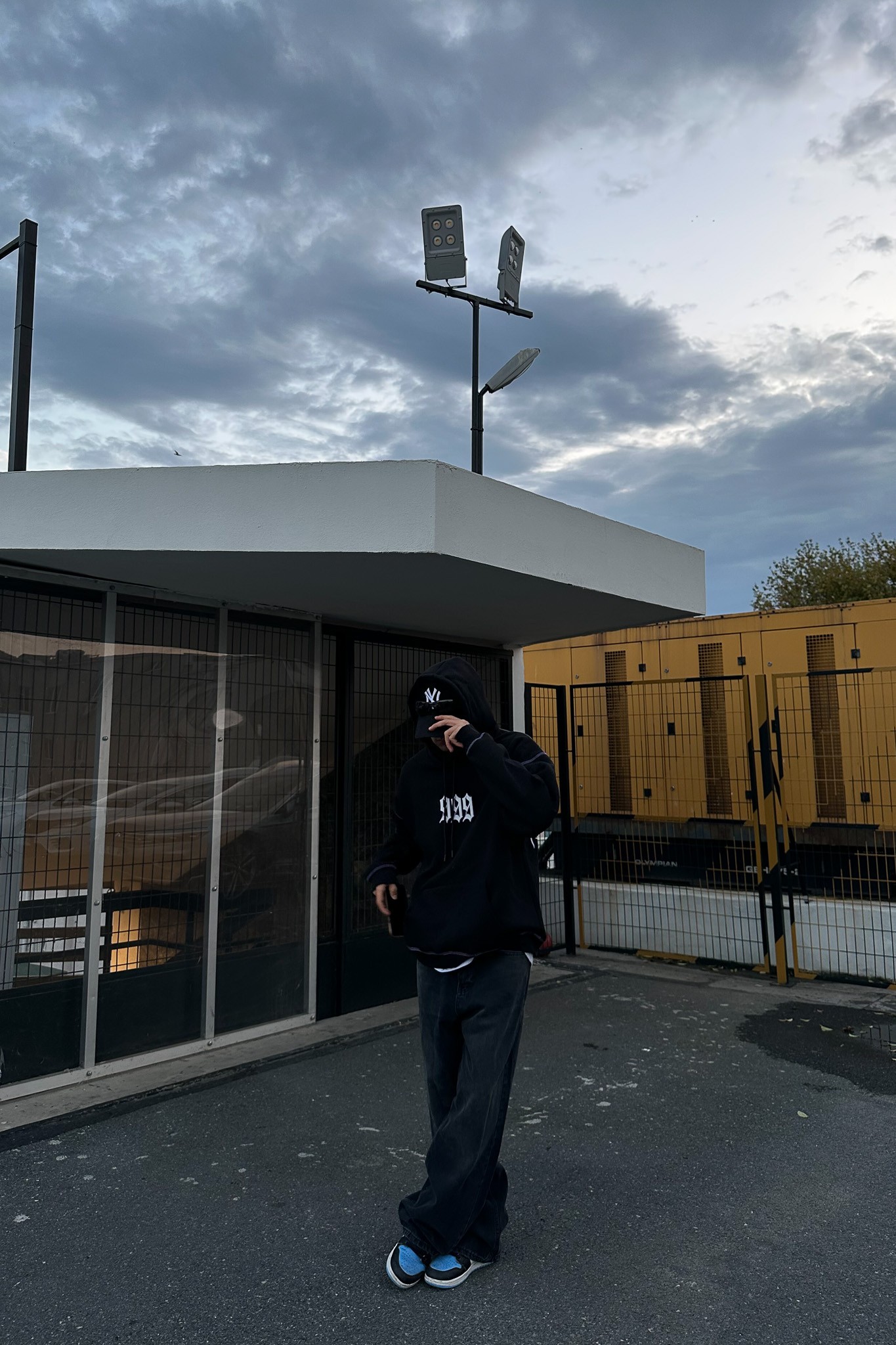 999 Eye Baskılı Siyah Sweatshirt
