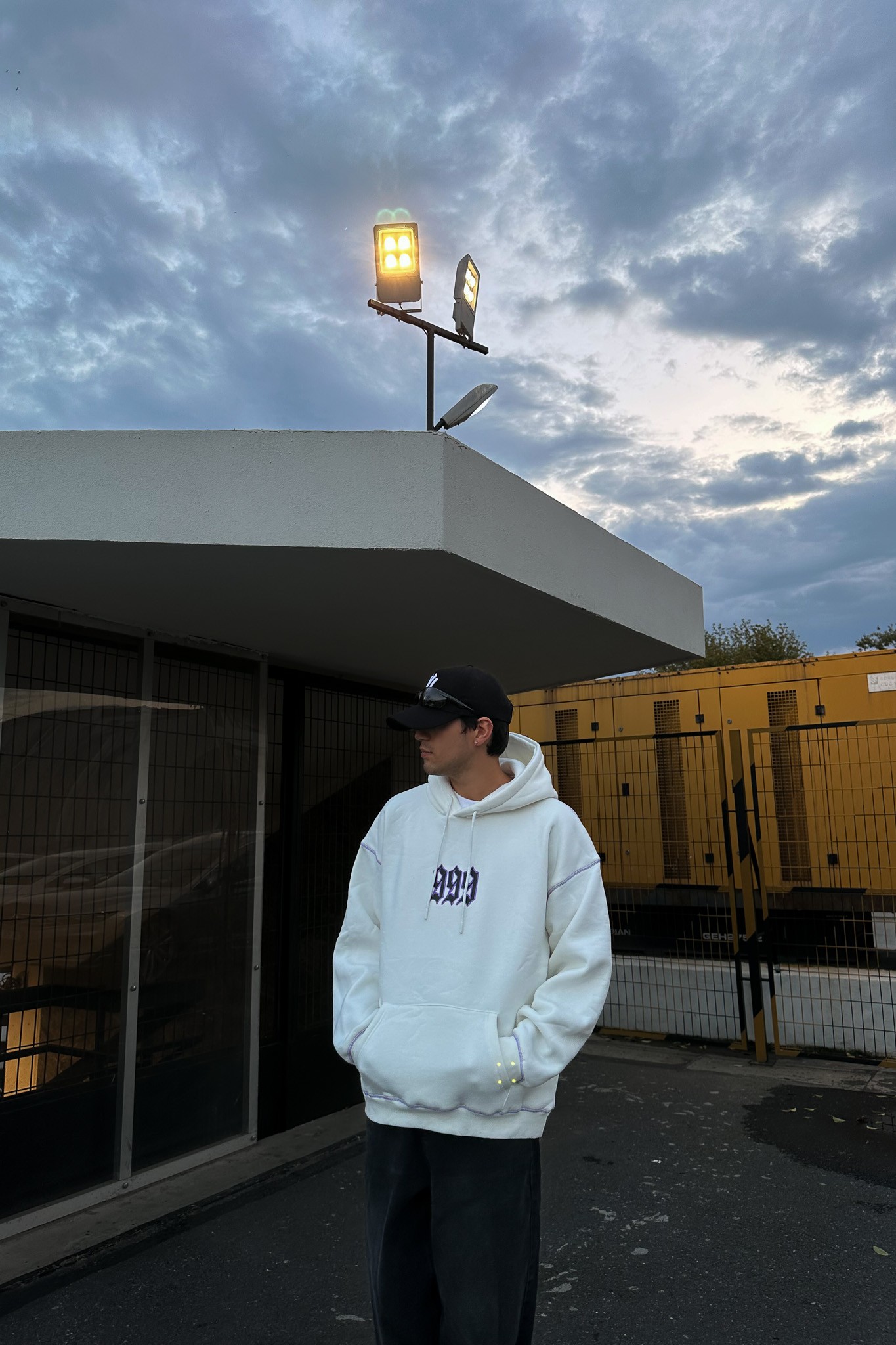 999 Eye Baskılı Beyaz Sweatshirt