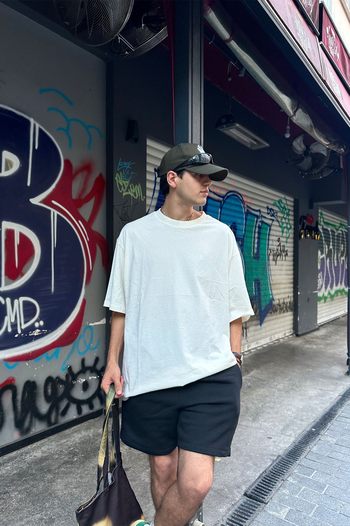 Sırt Collusıon Baskılı Ekru T-Shirt