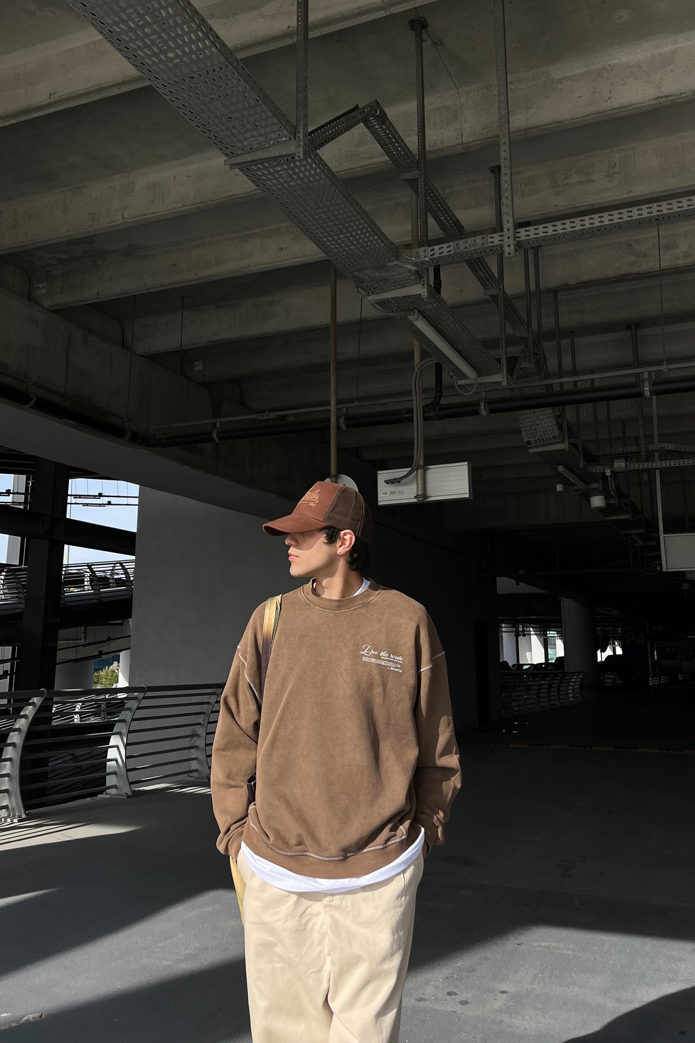 Yıkamalı Cultivate Sırt Baskılı Kahve Sweatshirt