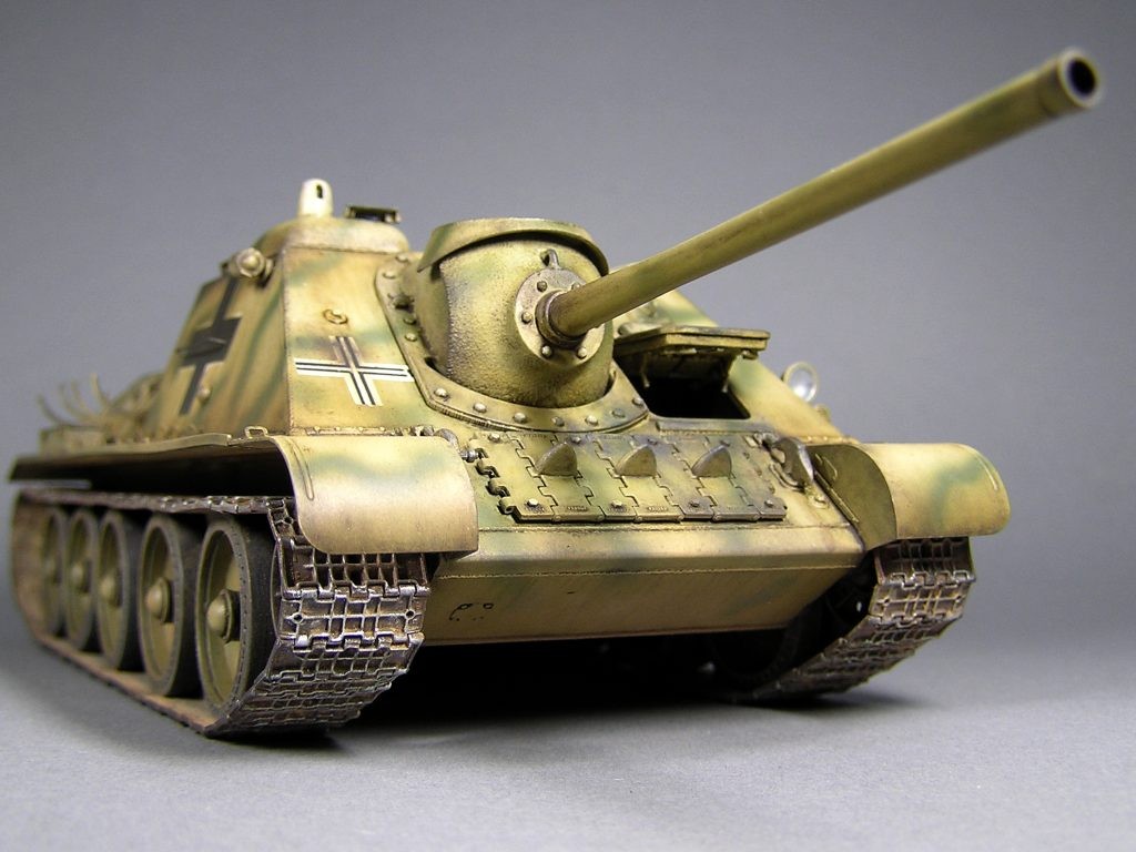 MiniArt 35229 1:35 Tanksavar SU-85 ( r ). Mürettebat ile birlikte.