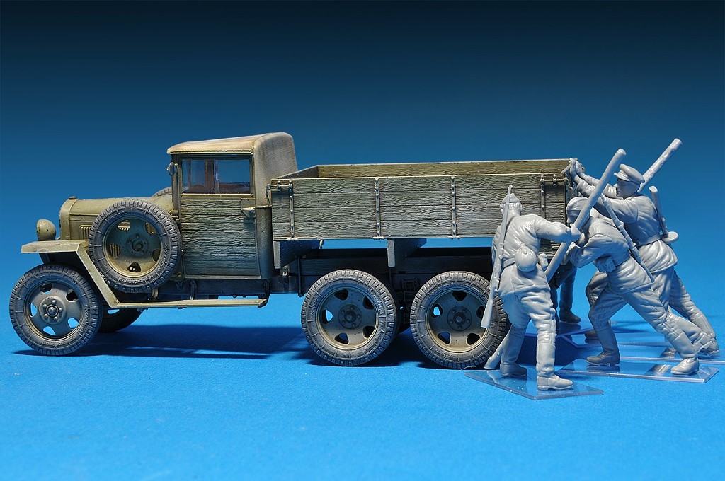 MiniArt 35137 1:35 Araç İten Sovyet Askerleri