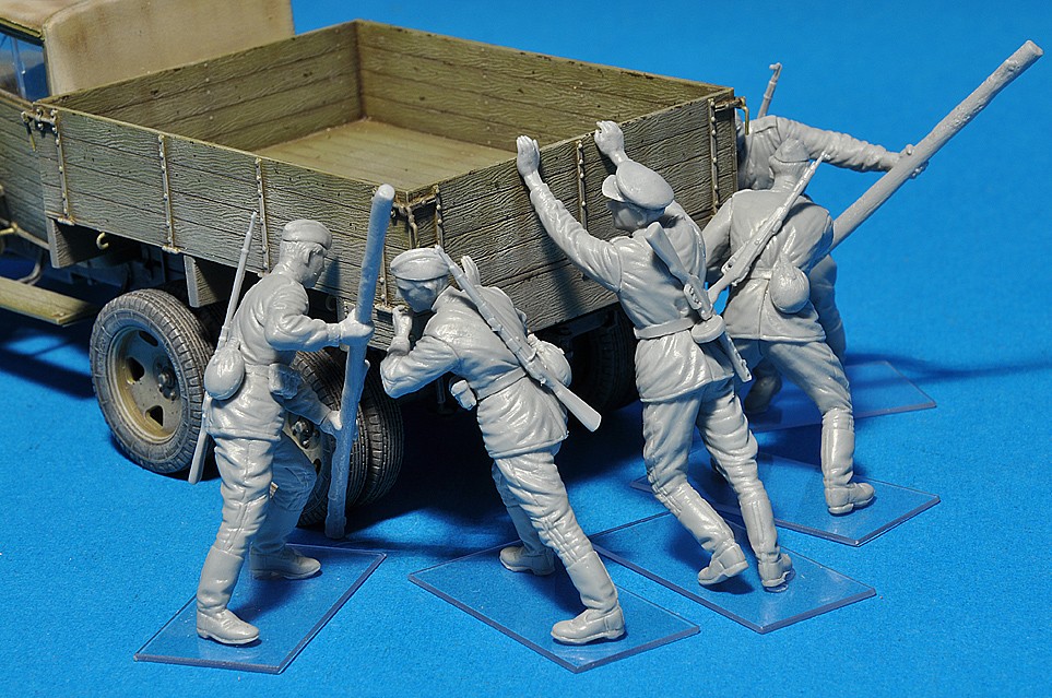 MiniArt 35137 1:35 Araç İten Sovyet Askerleri