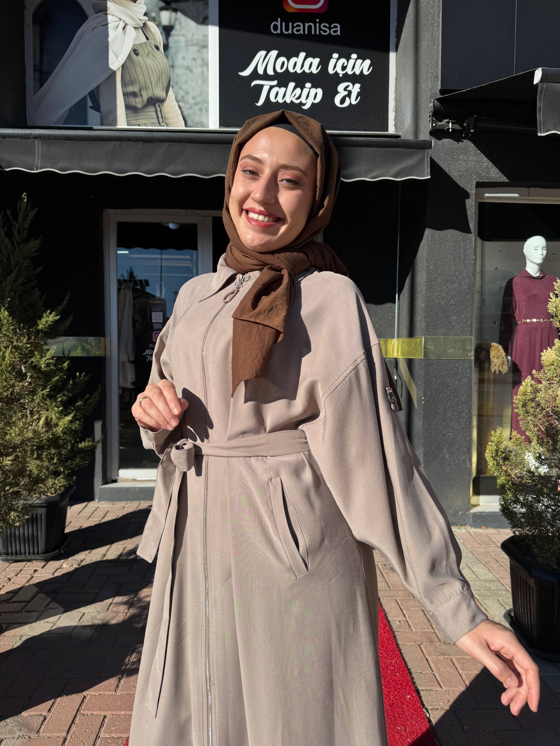 Ceremony Önden Fermuarlı Tek Kolu Taş Detay İçten Kemerli Kap W-6881