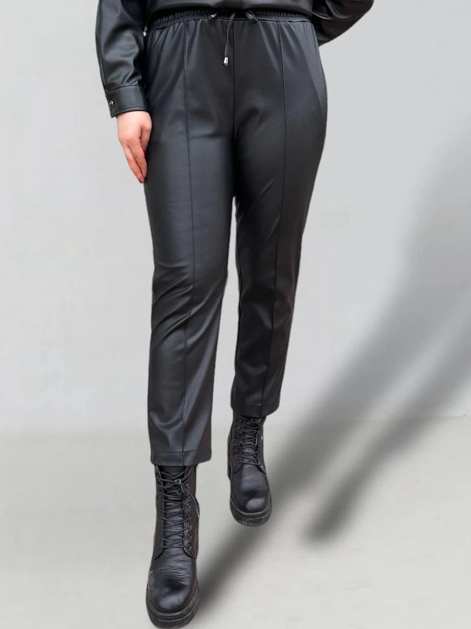 Sentez Önü Dikişli Deri Pantolon Siyah