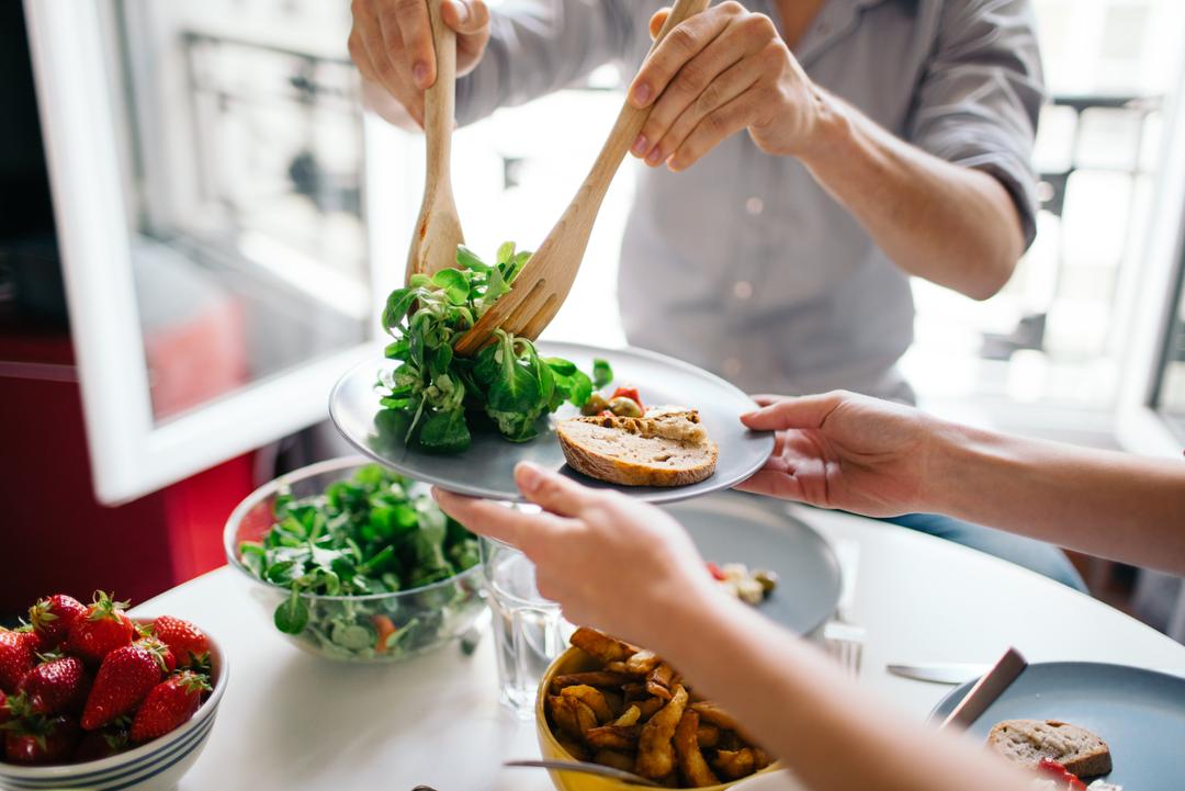 Salata, diyet sürecinde en sağlıklı öğünlerden biridir. 