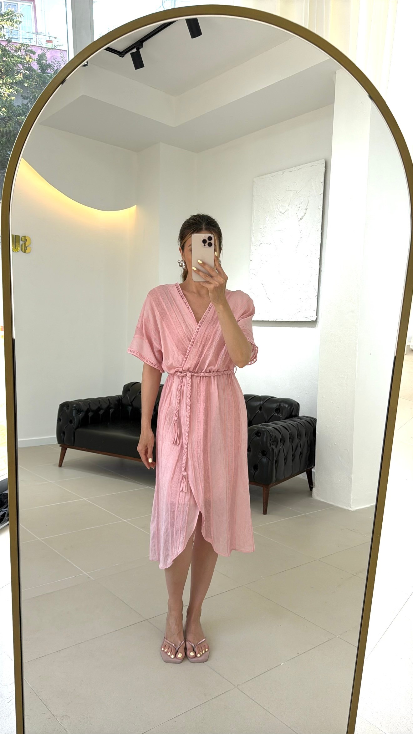 V YAKA ÖRGÜ KUŞAKLI ASTARLI ELBİSE - PEMBE