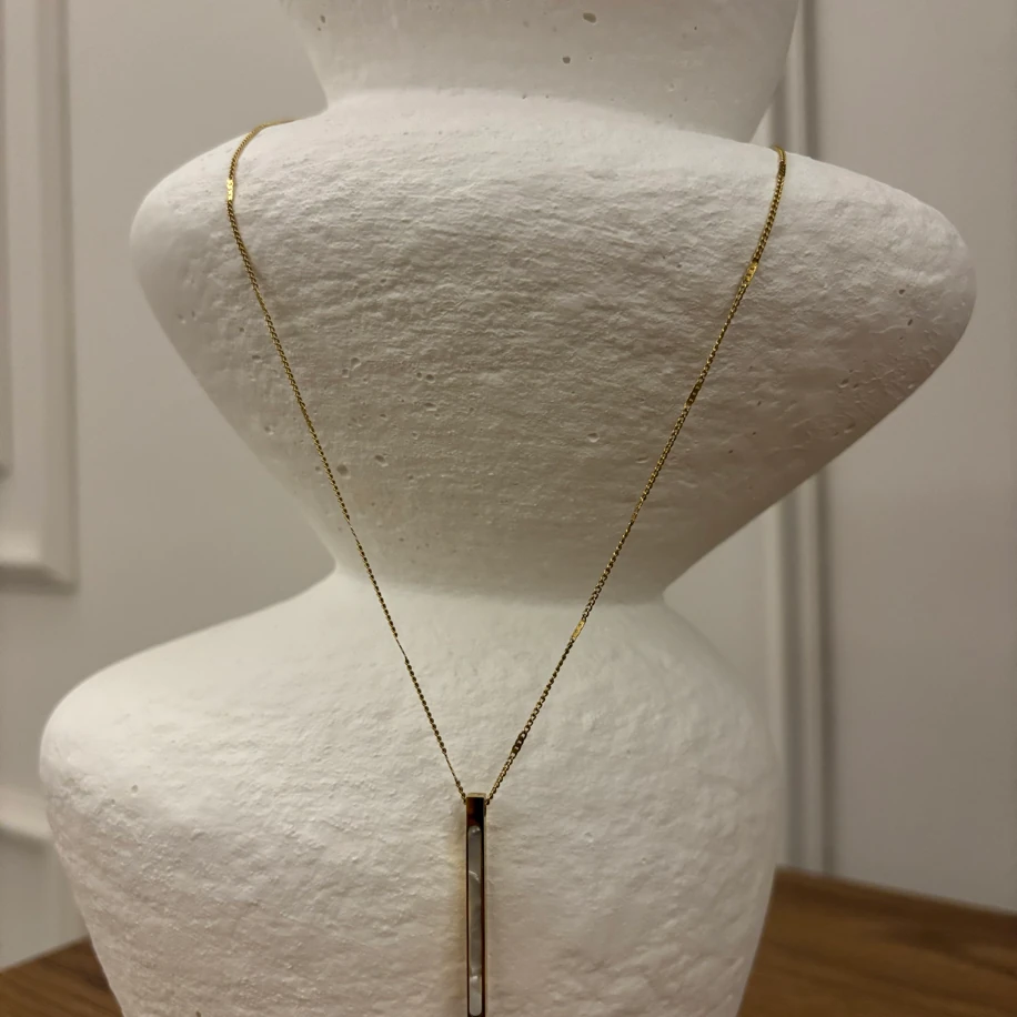 Çelik Sedefli Kolye