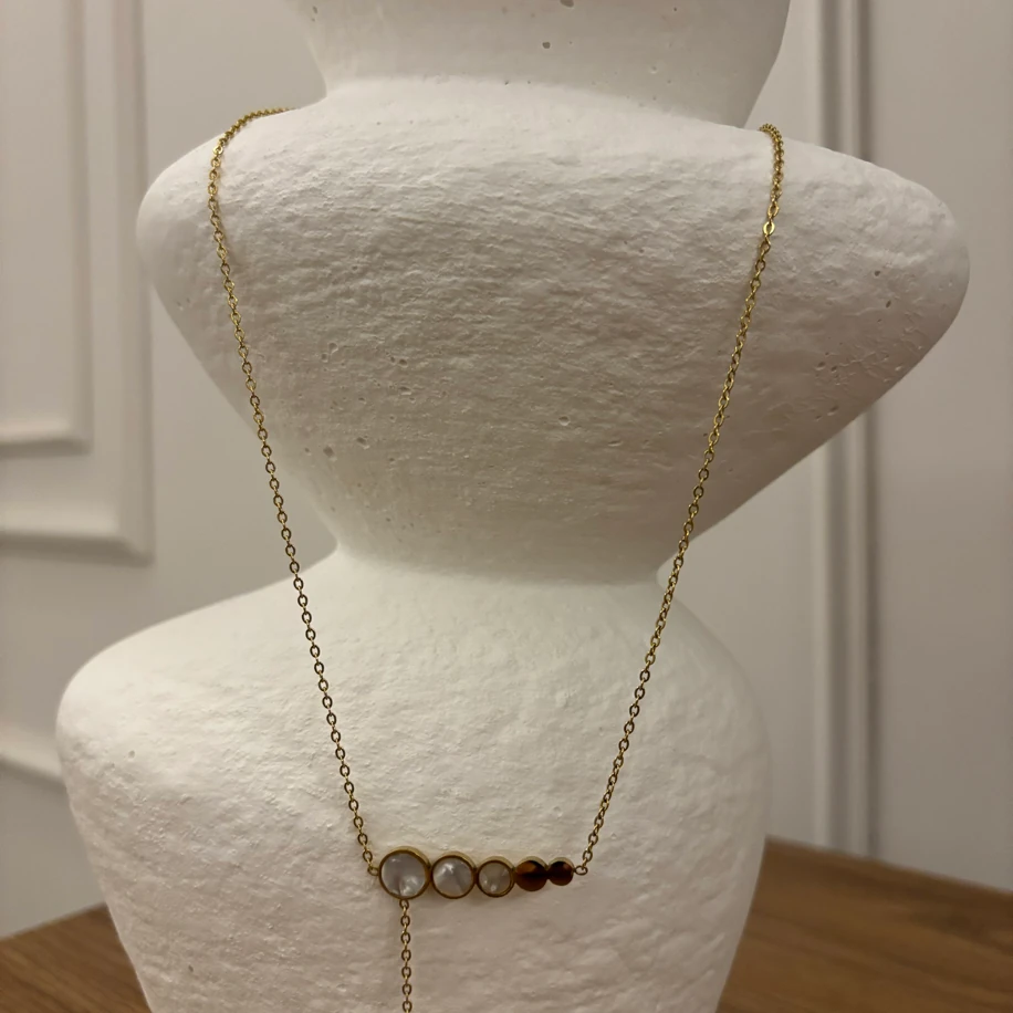 Çelik Sıralı Kolye