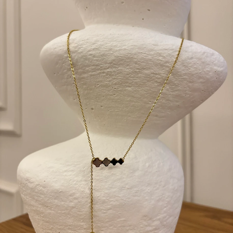 Çelik Yonca Sıralı Kolye