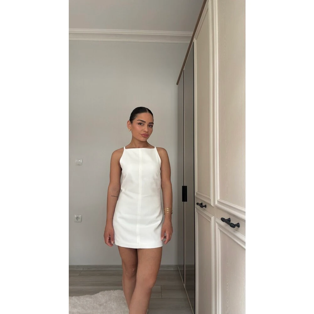 Beyaz Dikiş Detay Elbise