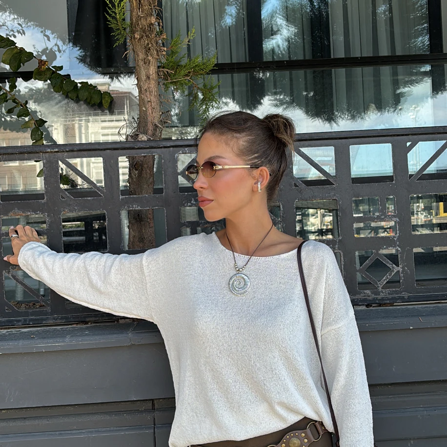 Kayık Yaka Ekru Triko