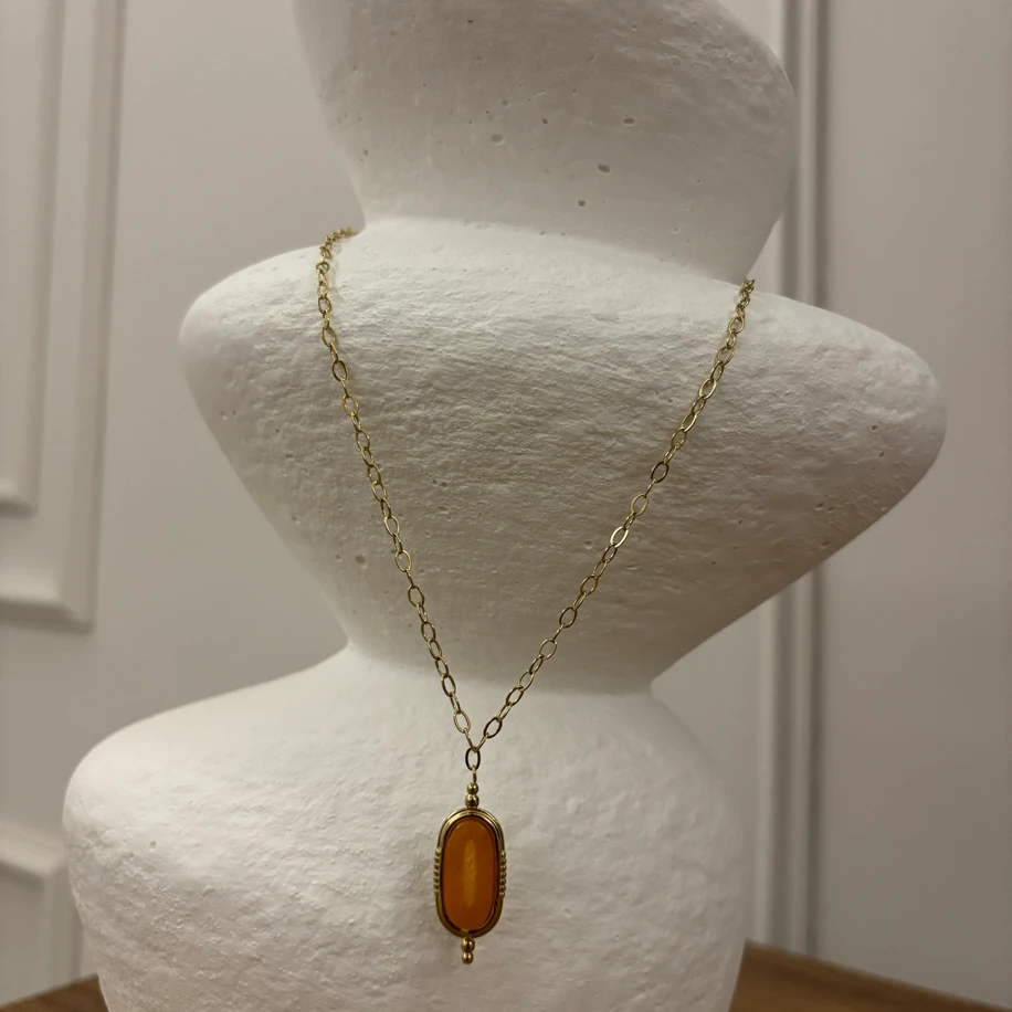 Çelik Turuncu Taş Kolye