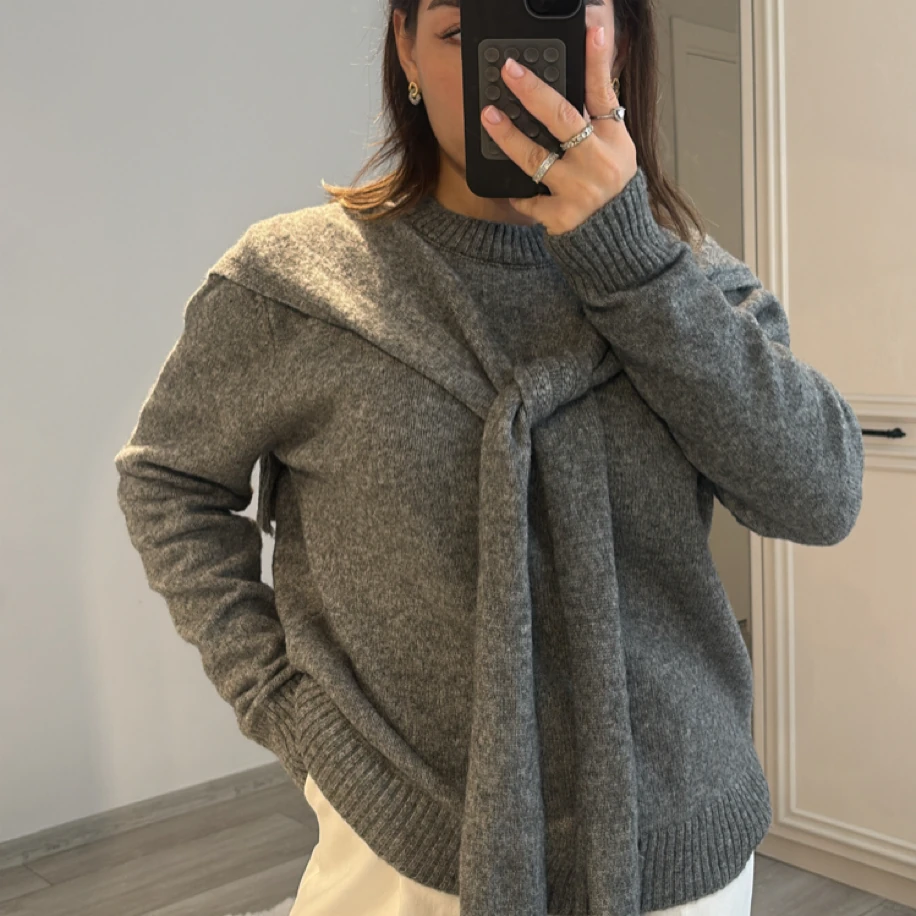 Bağlama Detay Gri Kazak