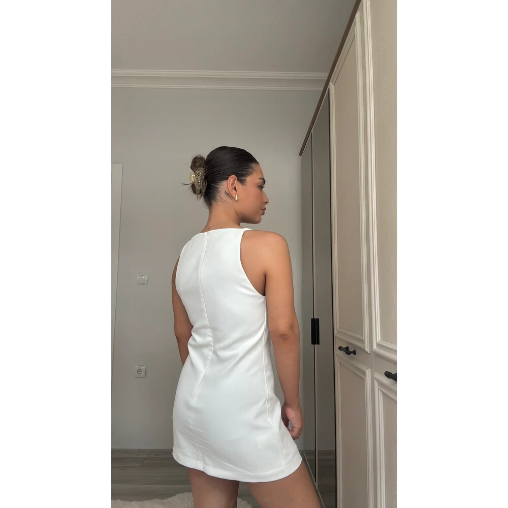 Beyaz Dikiş Detay Elbise