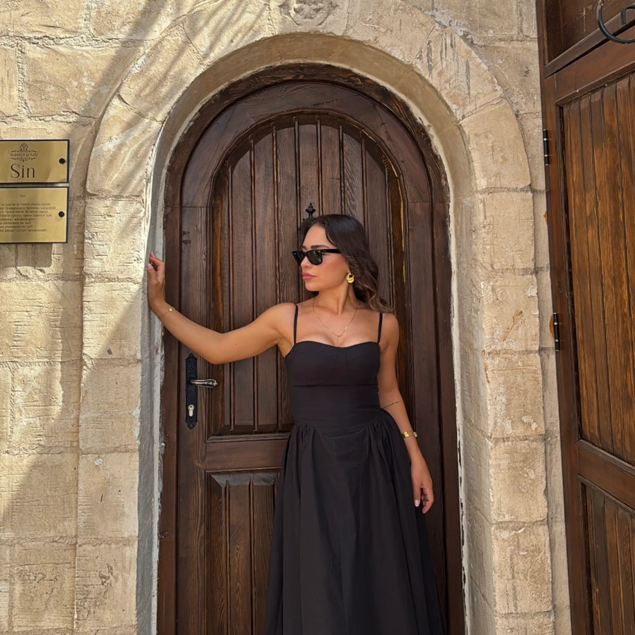 Siyah Göğüs Kuplu Elbise