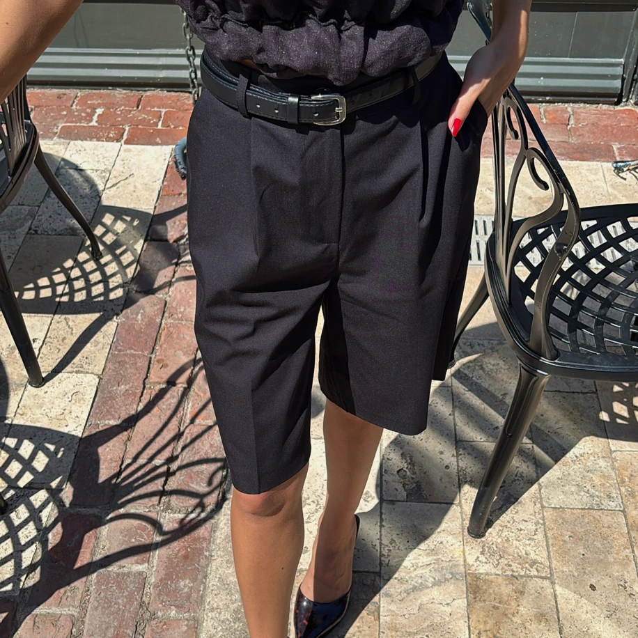 Siyah Pileli Bermuda