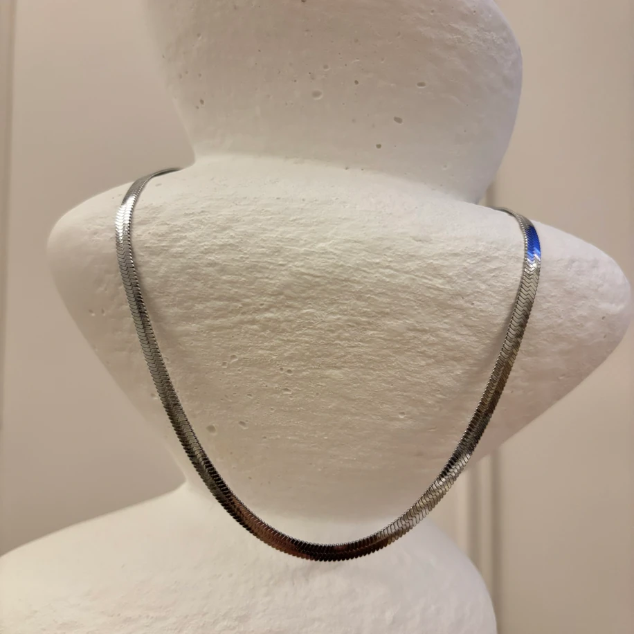 Çelik Yassı Zincir Kolye