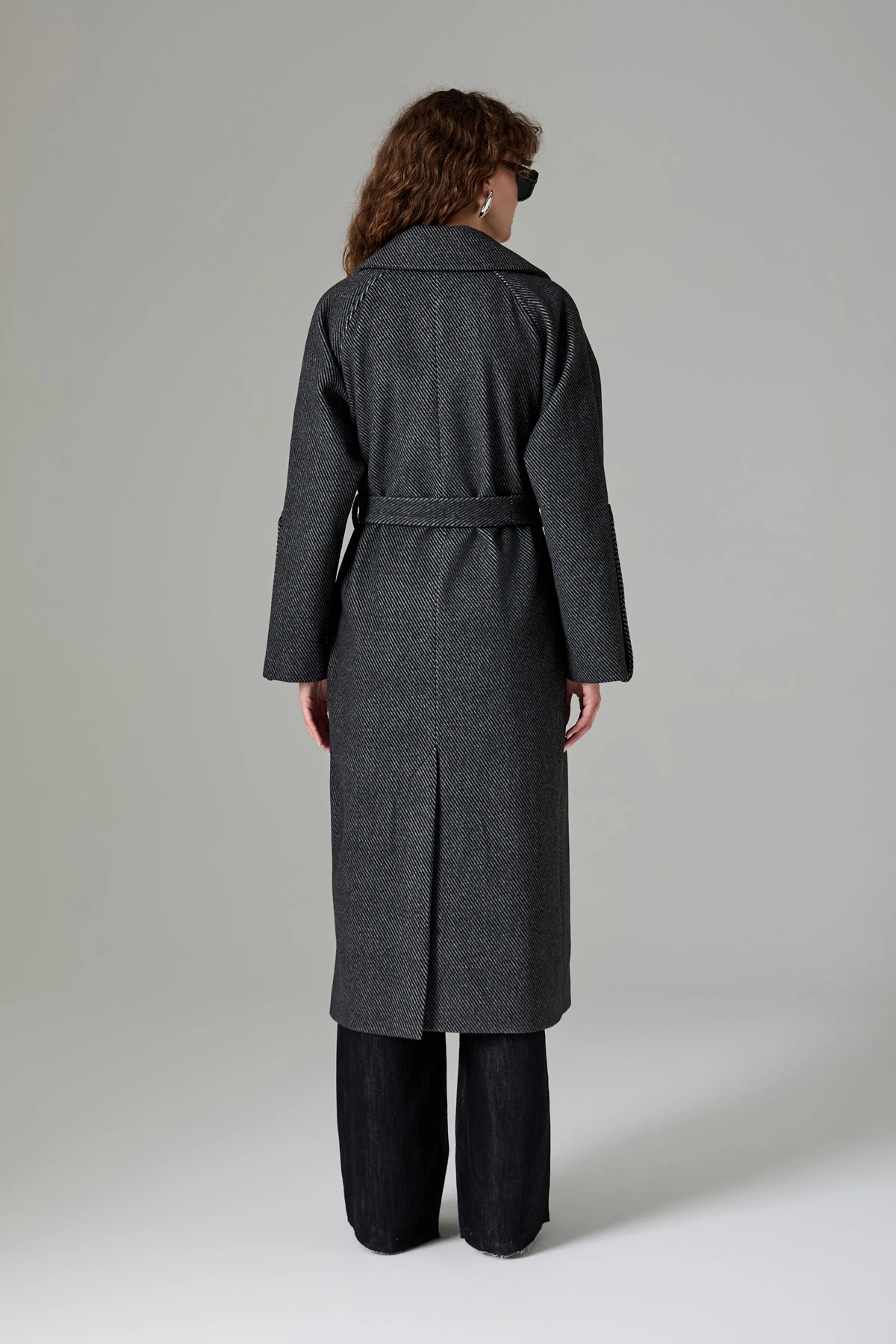 Yandan Cepli Uzun Kaşe Kaban