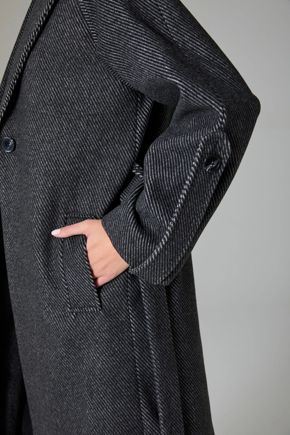 Yandan Cepli Uzun Kaşe Kaban