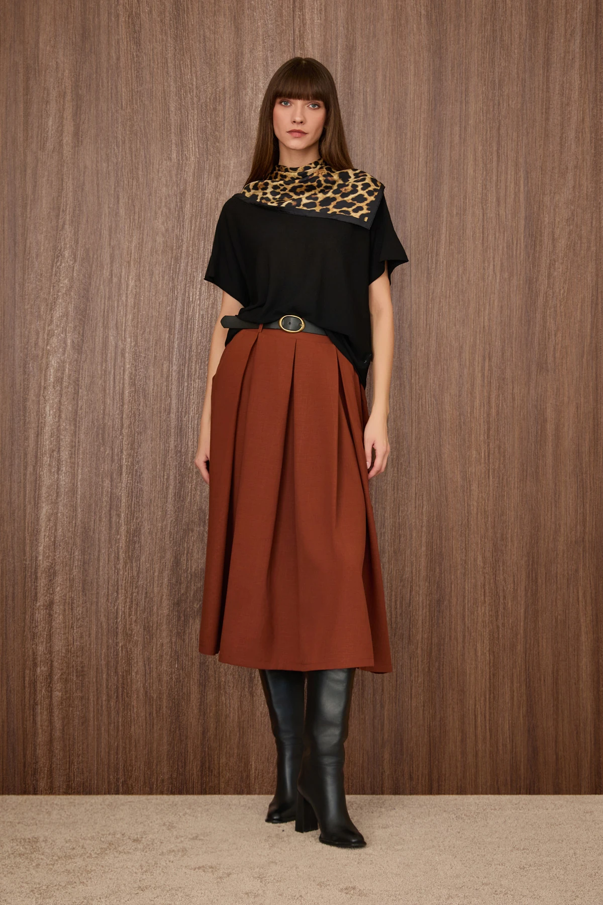 Kemerli Cep Detaylı Midi Etek