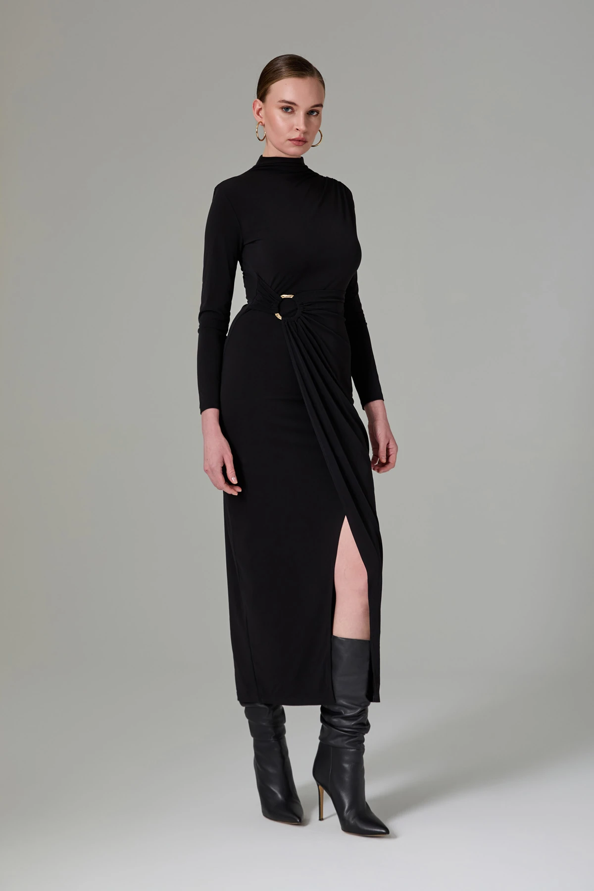 Aksesuar Detaylı Elbise