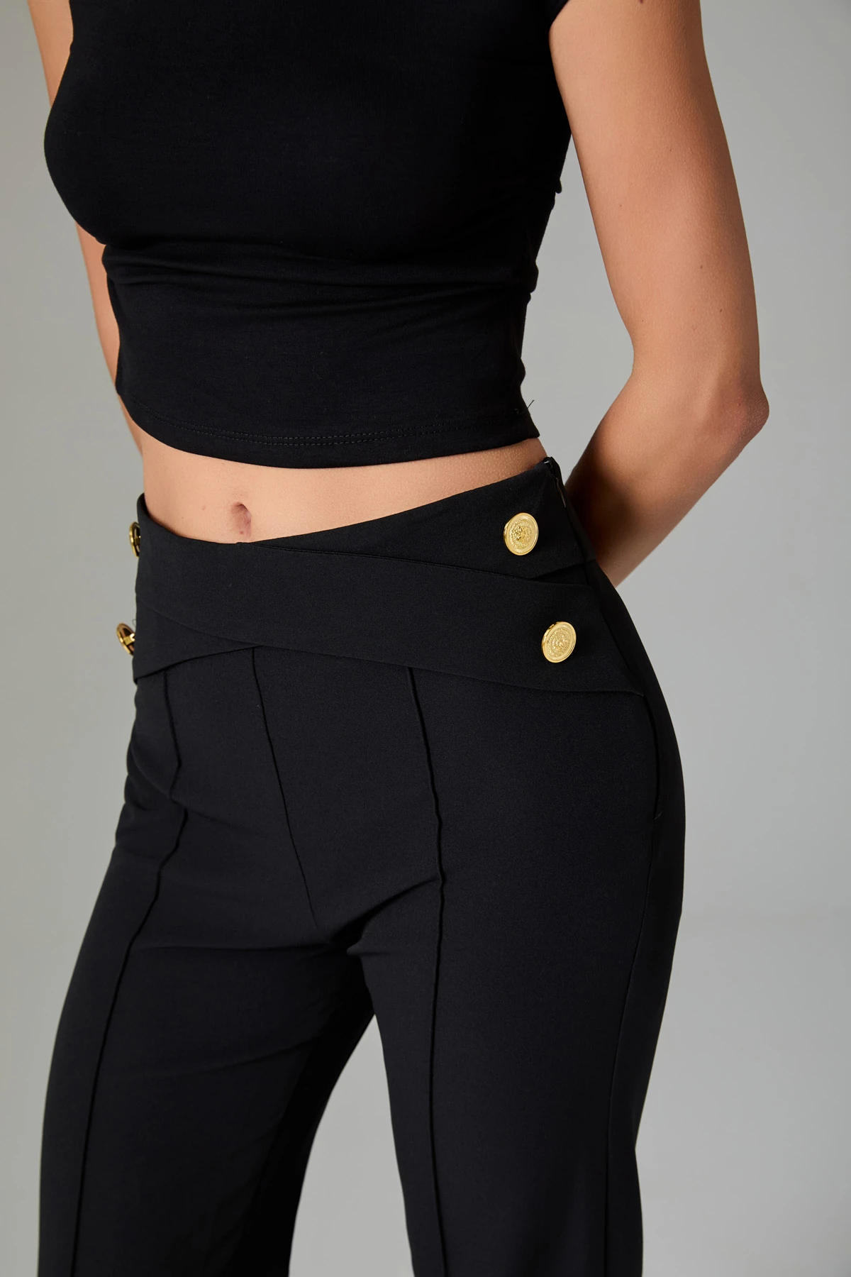 Bel Detaylı Düğmeli İspanyol Paça Pantolon