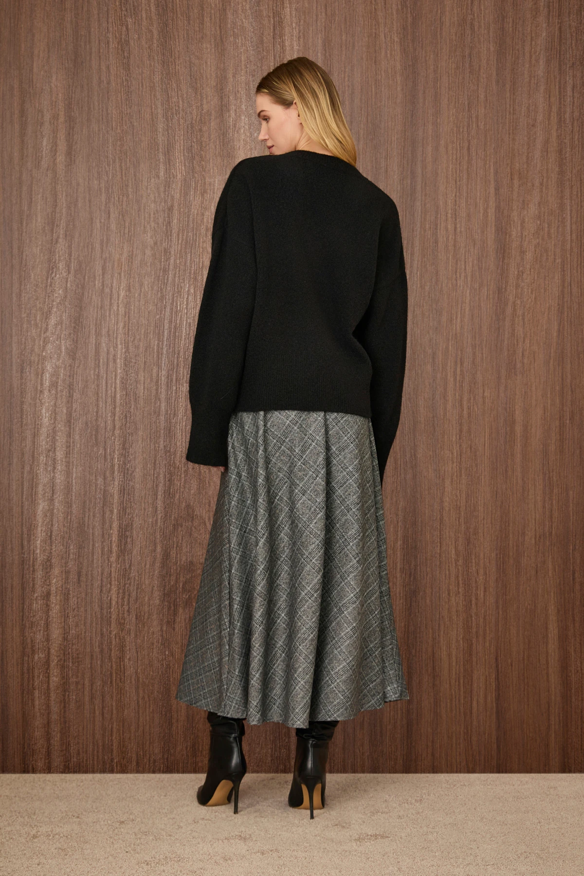 Beli Tokalı Midi Etek