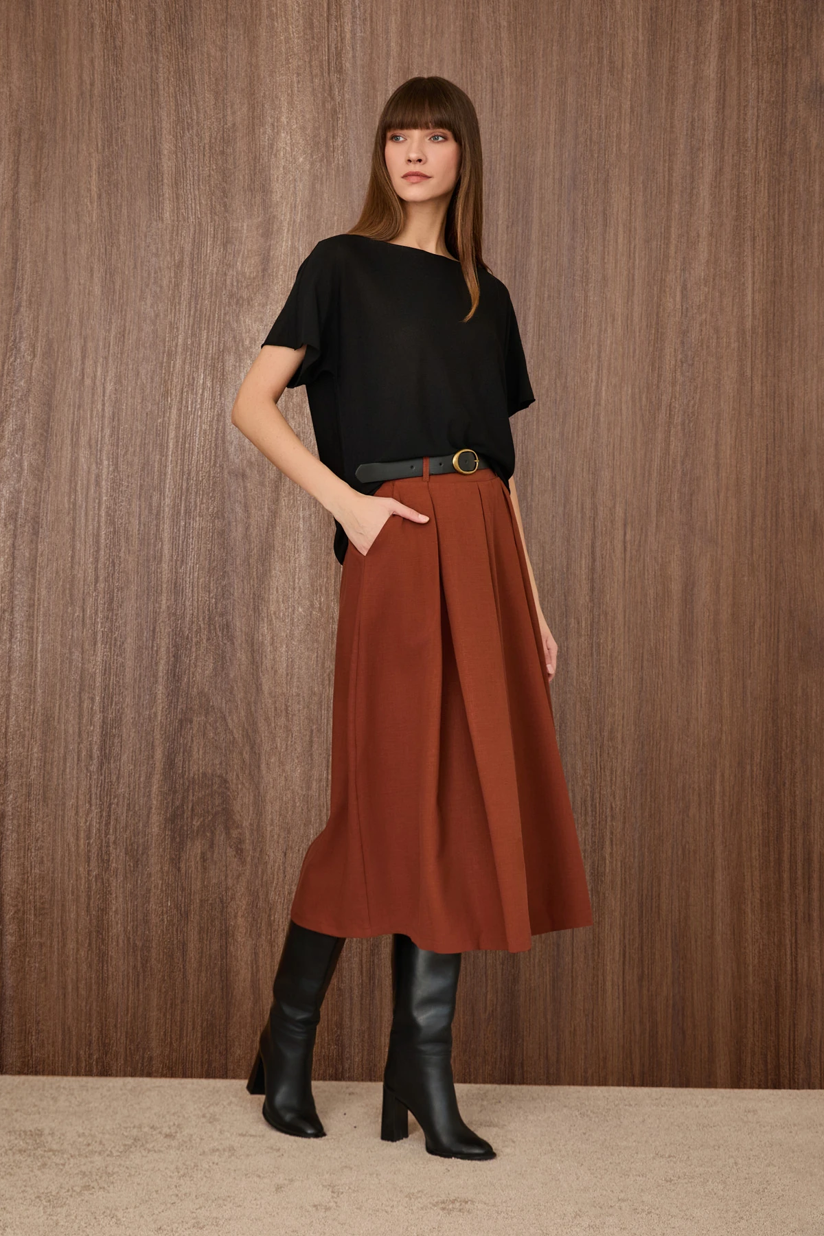 Kemerli Cep Detaylı Midi Etek