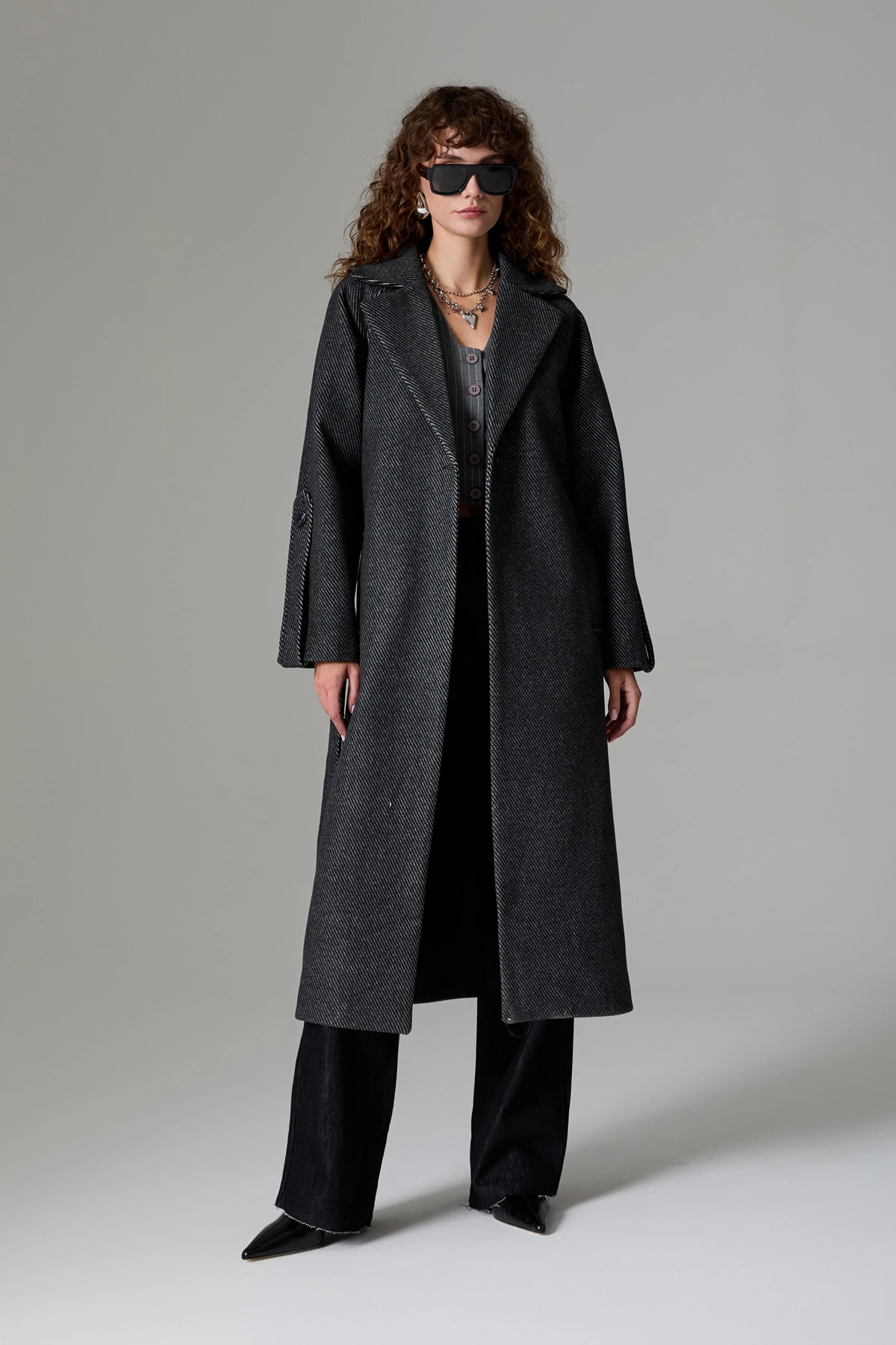 Yandan Cepli Uzun Kaşe Kaban