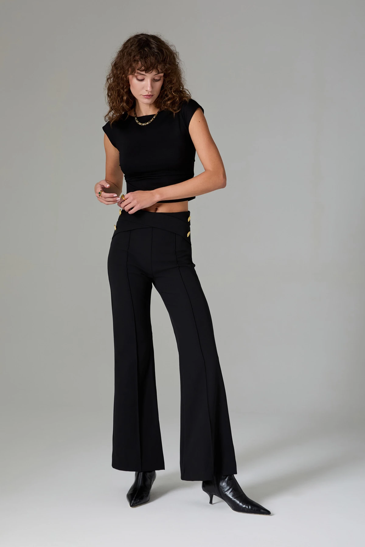 Bel Detaylı Düğmeli İspanyol Paça Pantolon