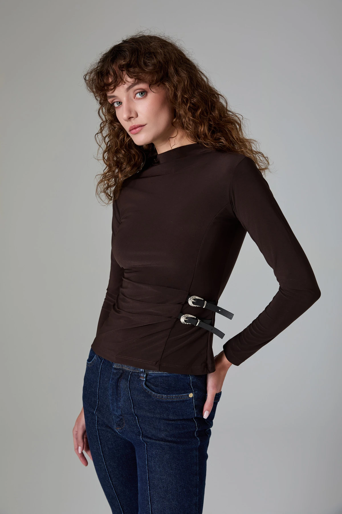 Kemer Aksesuarlı Bluz