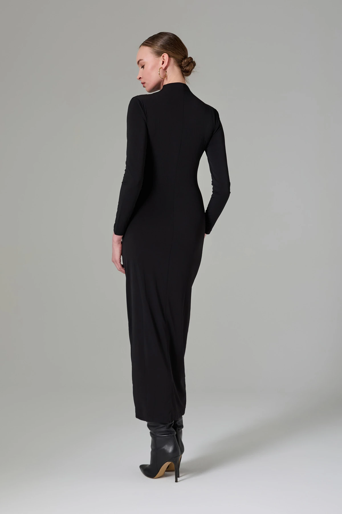 Aksesuar Detaylı Elbise