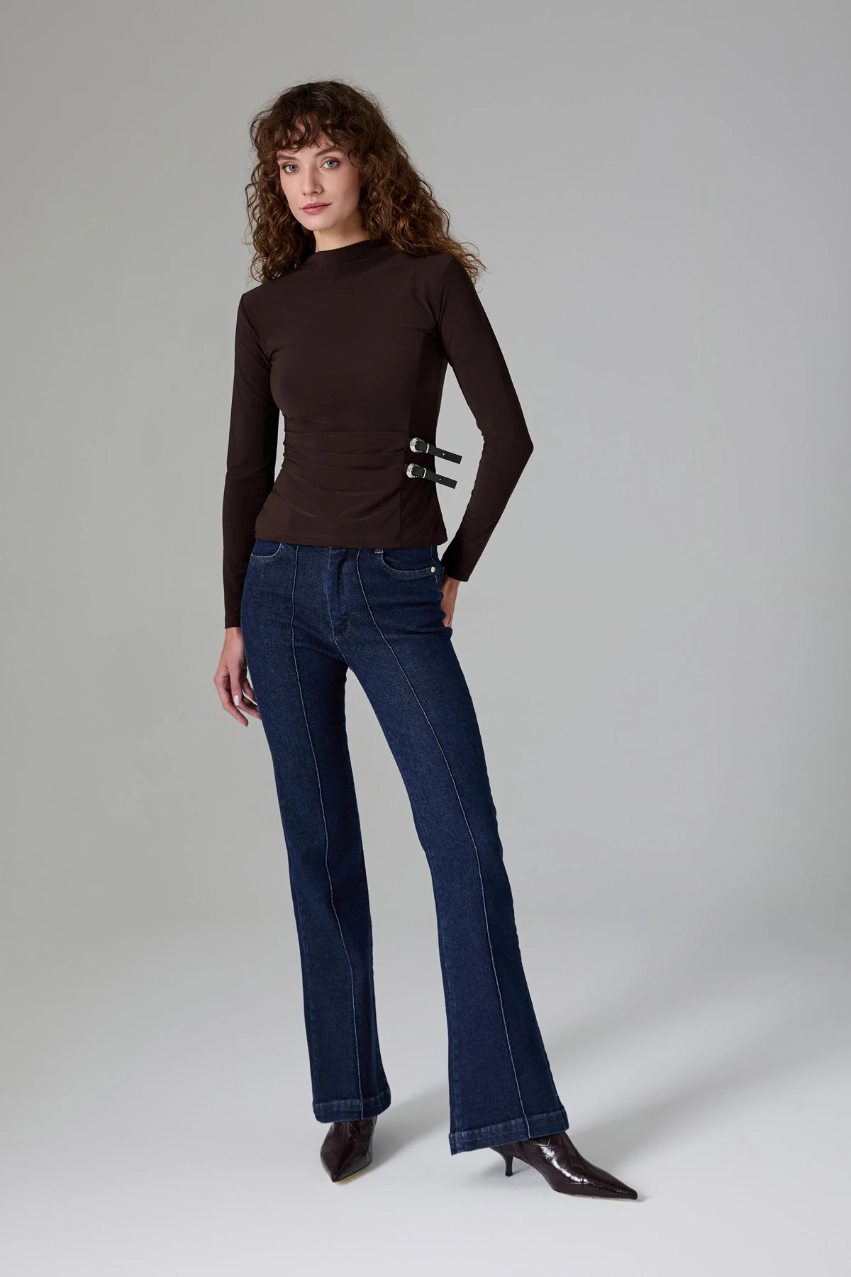 Kemer Aksesuarlı Bluz