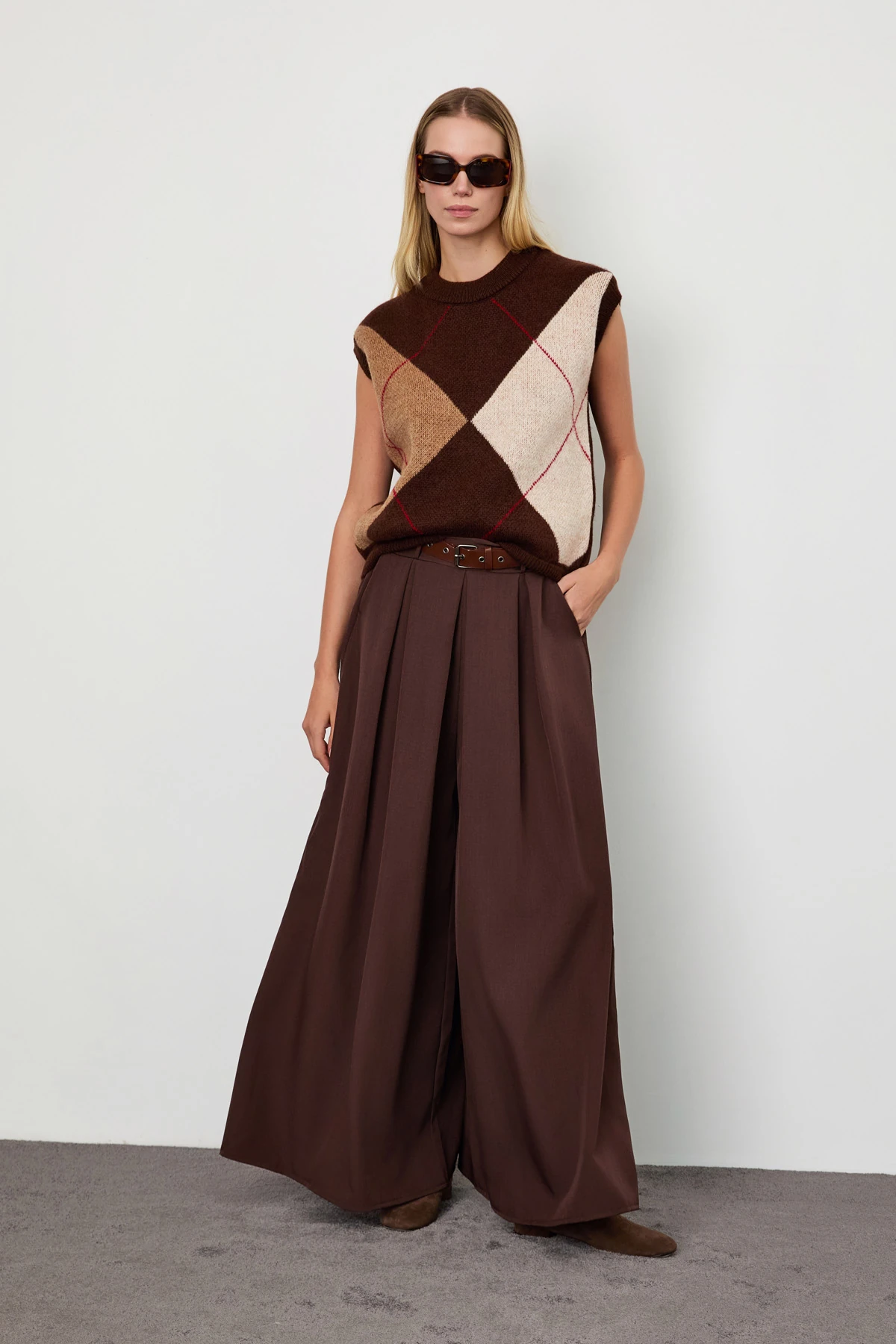 Ekstra Bol Paça Kemerli Pantolon