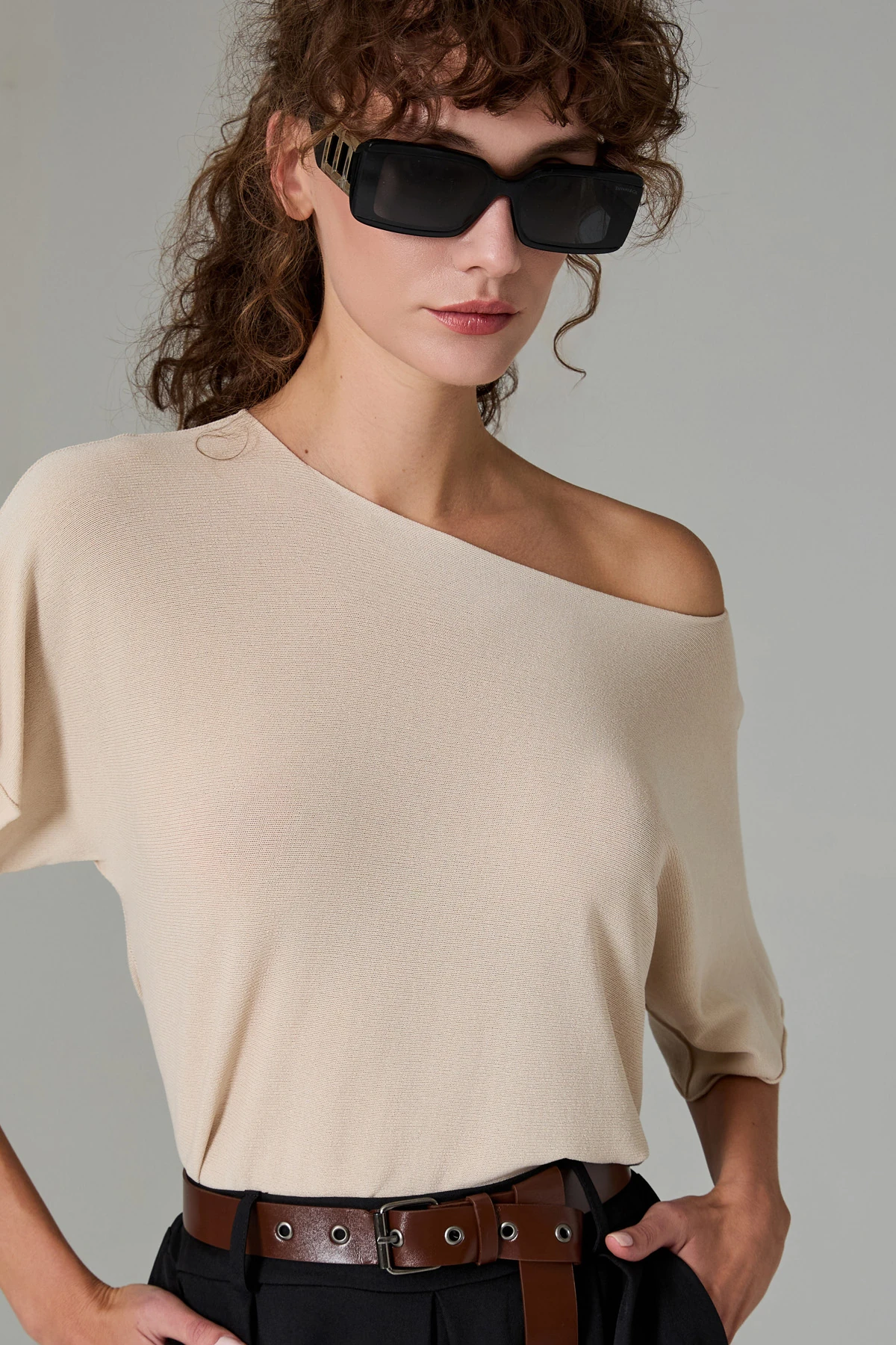 Kayık Yaka Basic Bluz