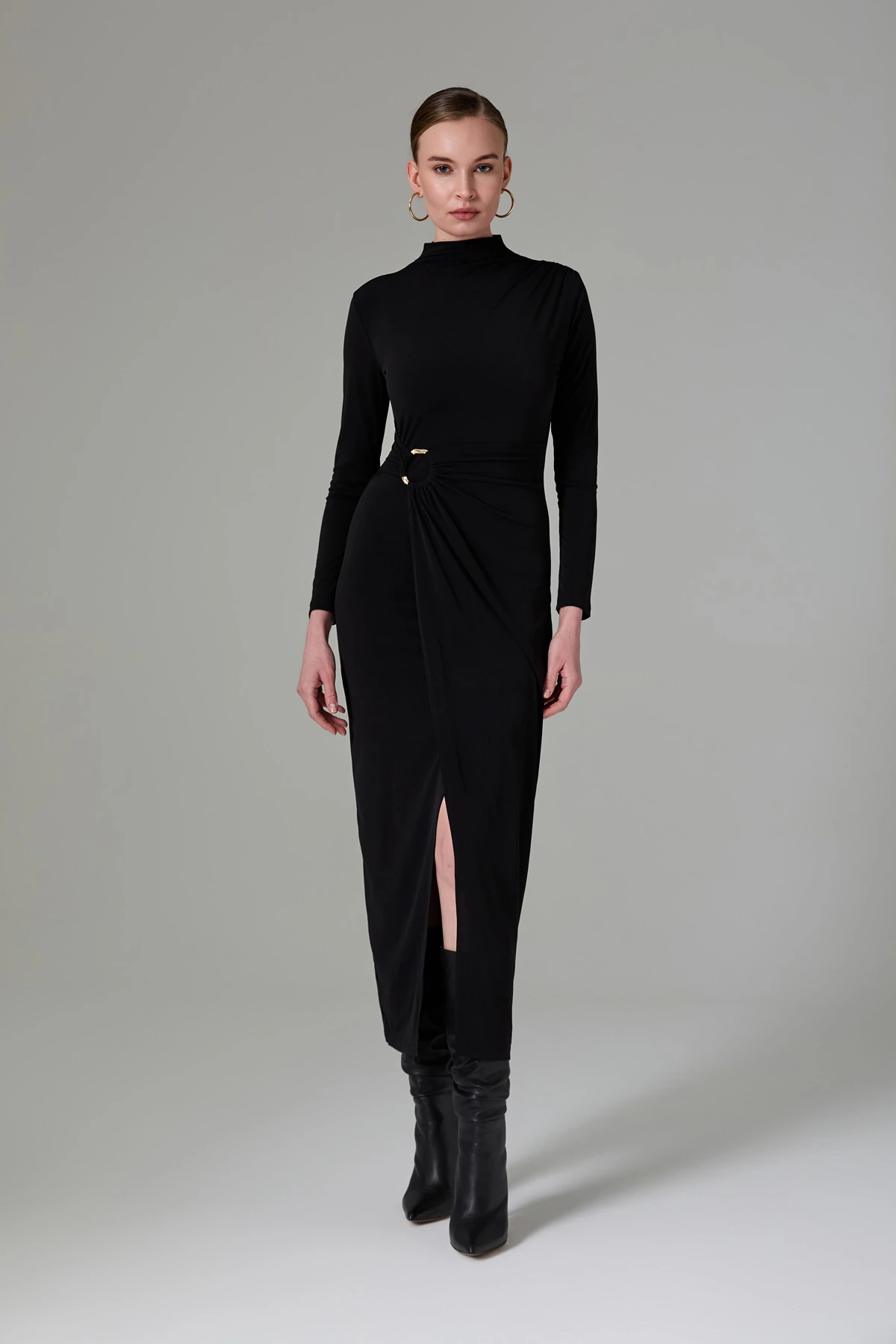 Aksesuar Detaylı Elbise