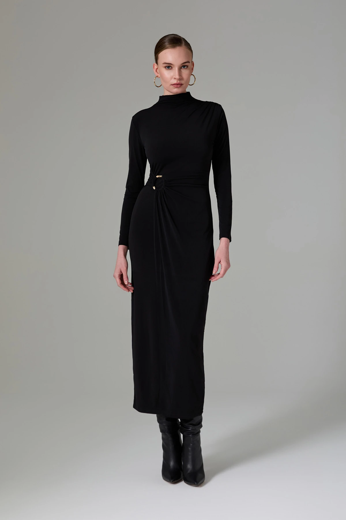 Aksesuar Detaylı Elbise