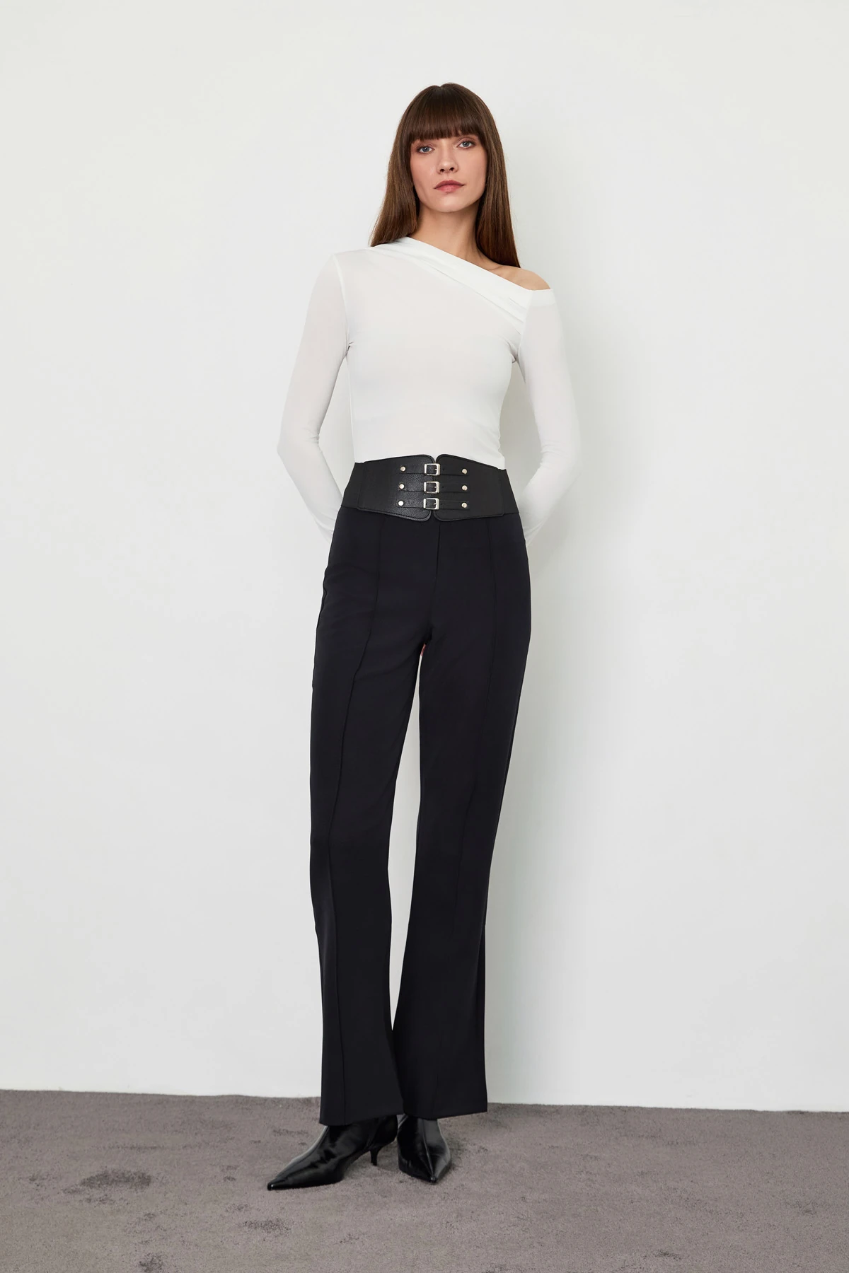 Kayık Yaka Basic  Bluz