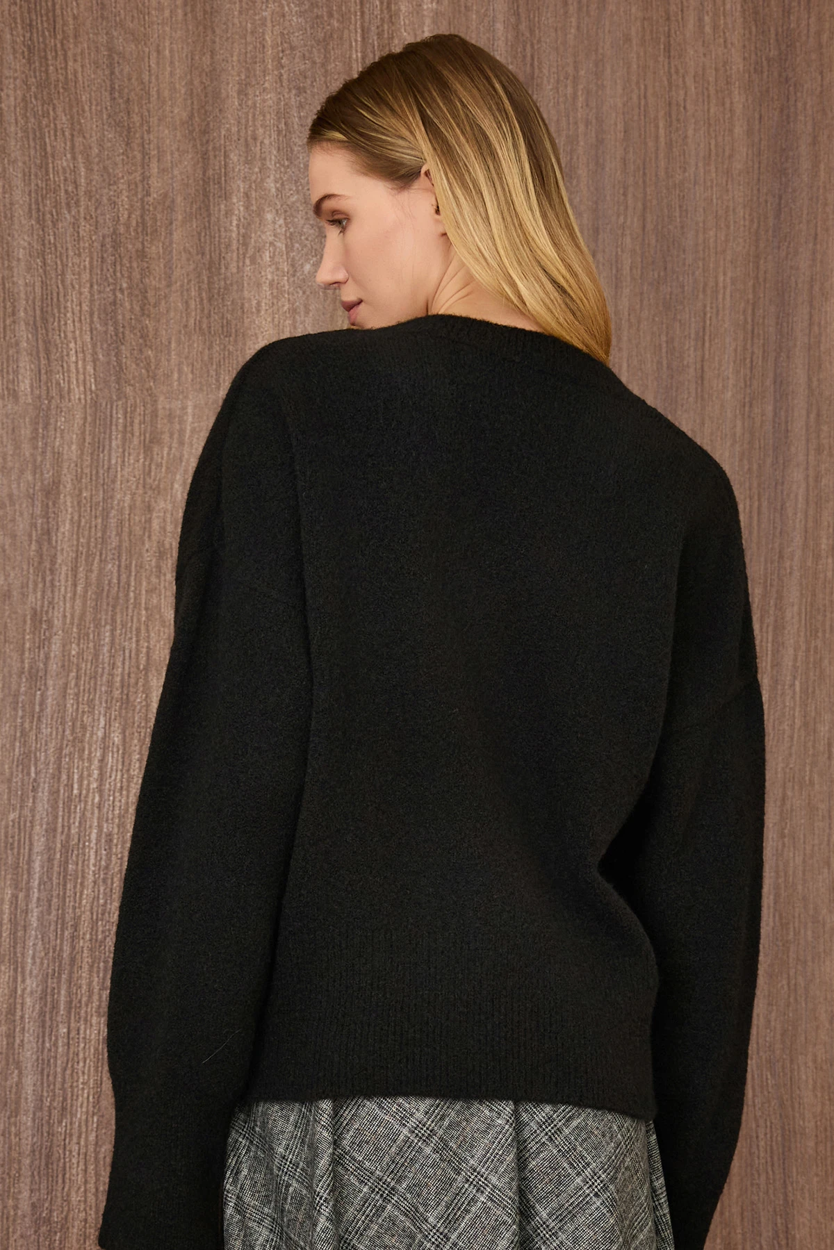 V Yaka Yumuşak Dokulu Triko Kazak