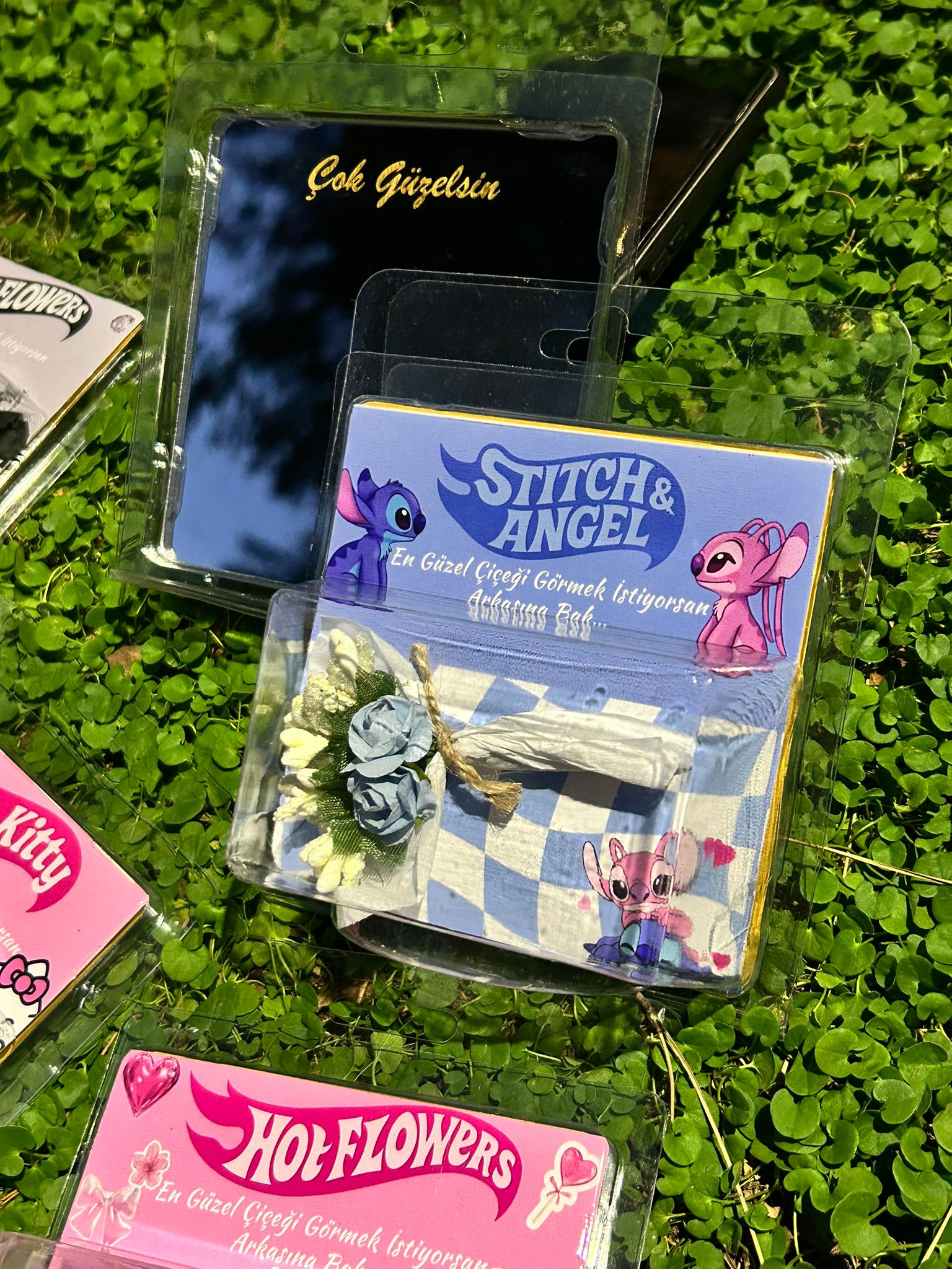  Stitch&Angel Kartlıklı Aynalı Hotflowers Mini Buket Çiçek, Sevgiliye Hediye Kalıcı Çiçek