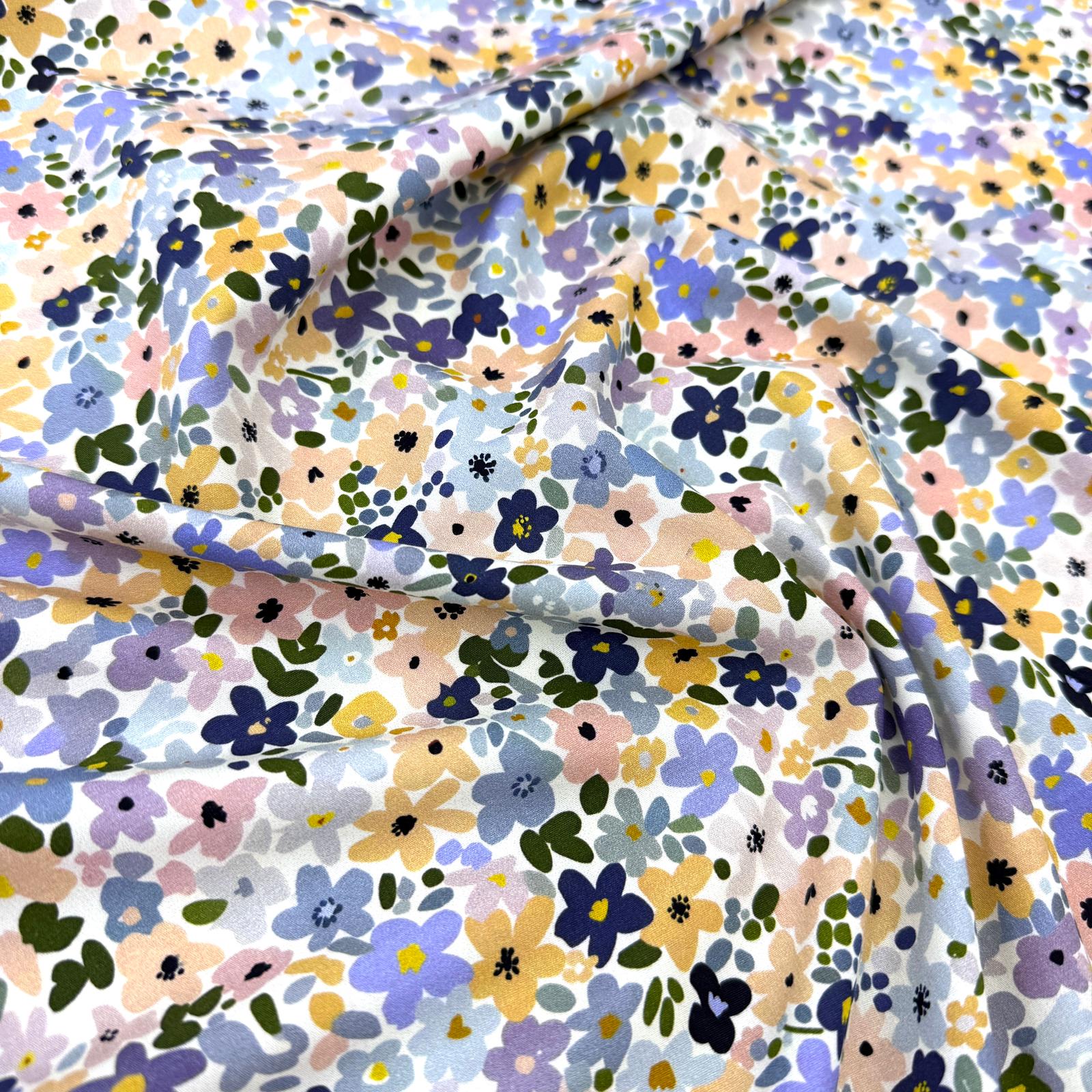 Pastel Çiçekler İntaşlar Markalı Poplin Kumaş