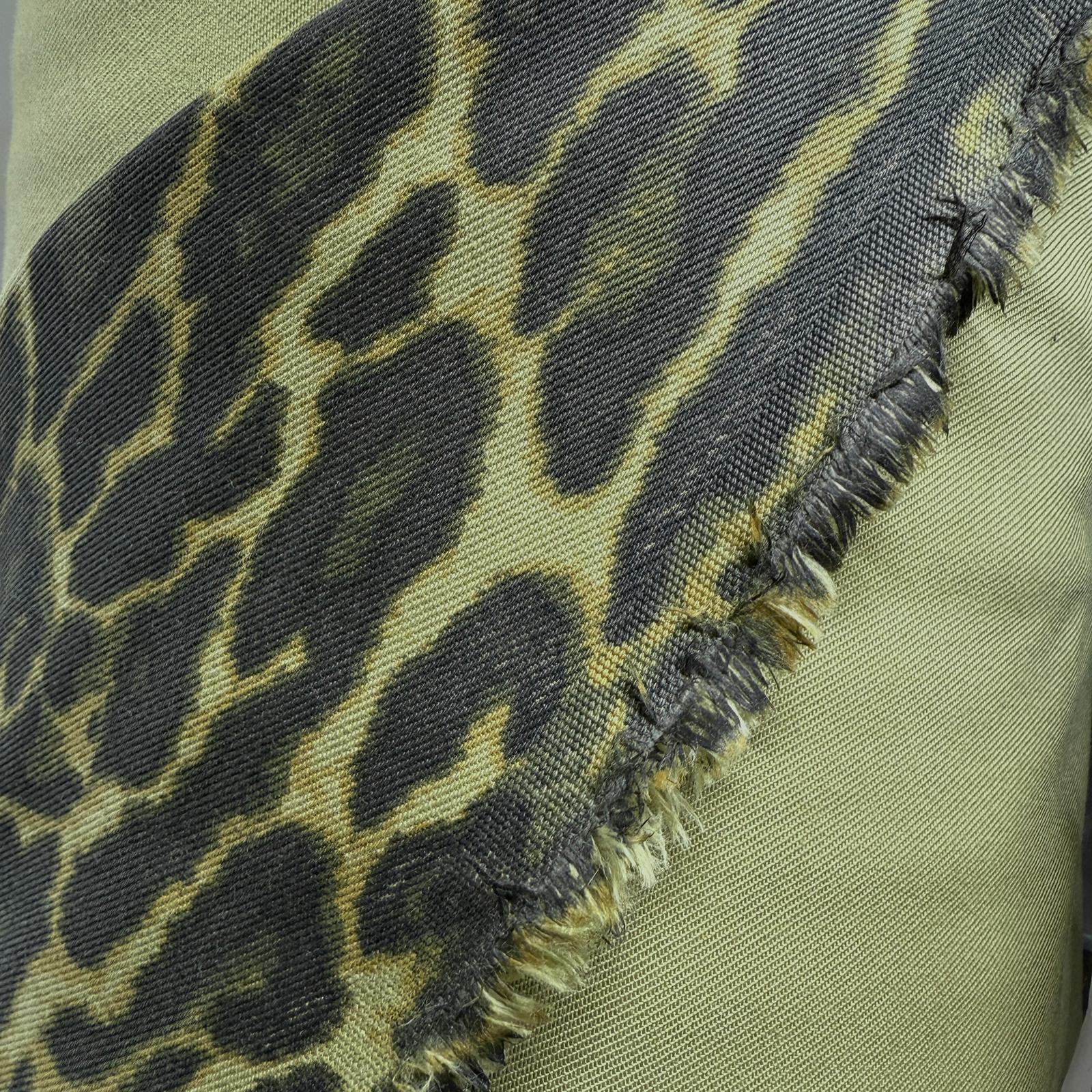 Yeşil Leopar Gabardin Kumaş